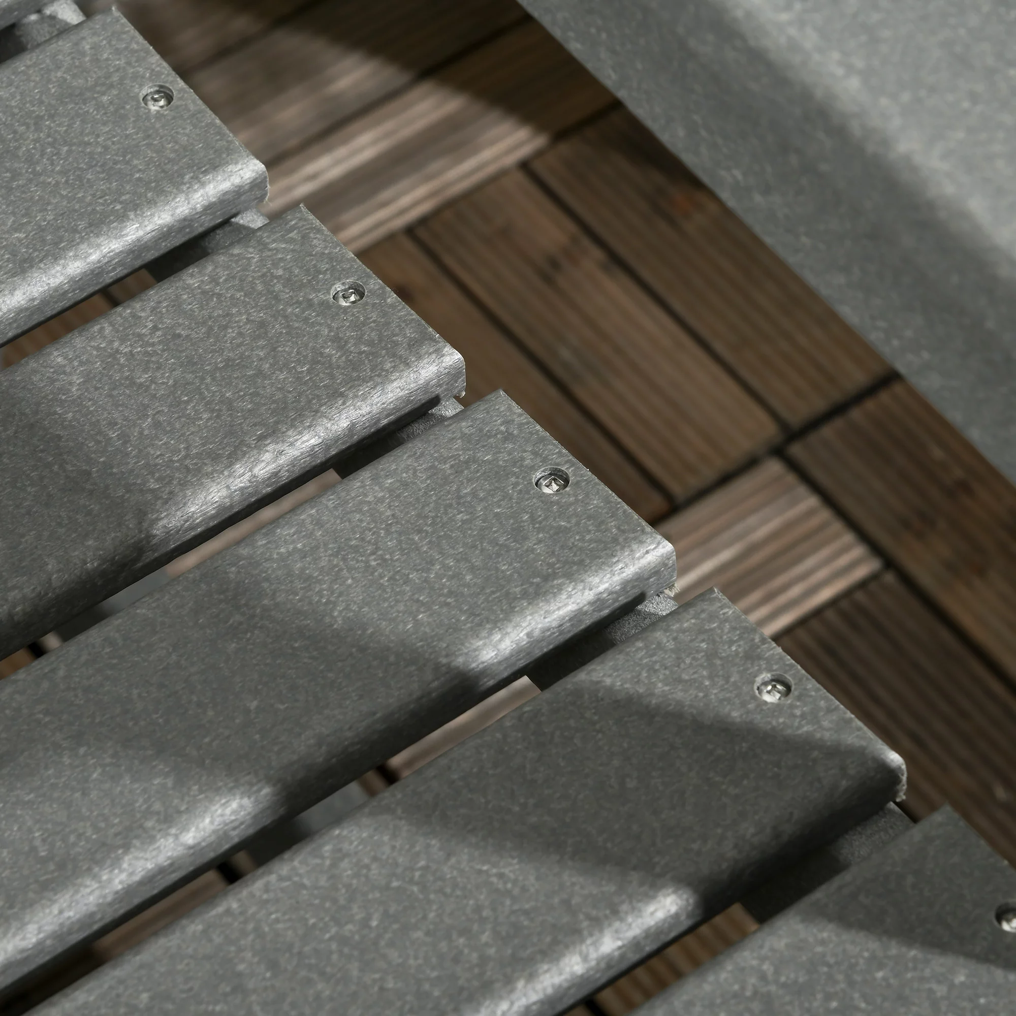 Outsunny Patio Chair with Armrests, Slatted Back Armchair, Gray