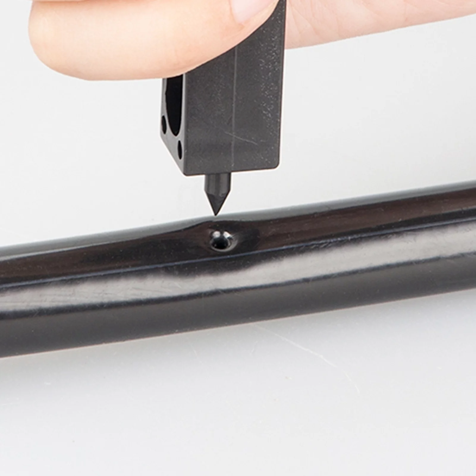 YUMILI Hose Hole Drilling Tool, Bull-Head Garden Drip Irrigation Drill Punching Drilling Tool Watering System Tools Lawn Garden Supplies Black