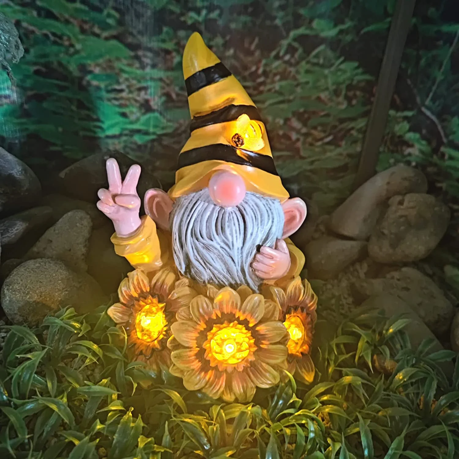 Joint Honglin Garden Gnome EC36&nbsp;Sculptures & Statues Resin Summer Bee Gnome with Sunflower, Outdoor Funny Gnome Decoration Solar Light Gnome Gifts for Yard, Patio Decor