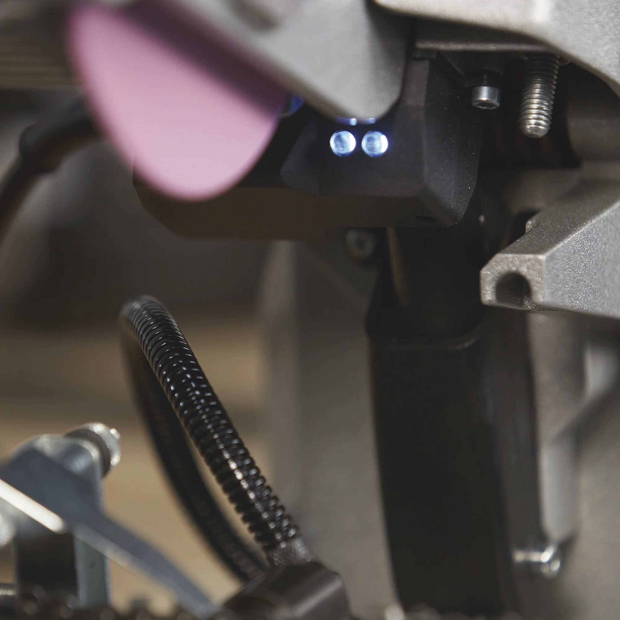 Strongway Electric Chainsaw Sharpener with Hydraulic Assist, 120V, 1/4in. to 3/4in. Pitch, 3,400 RPM