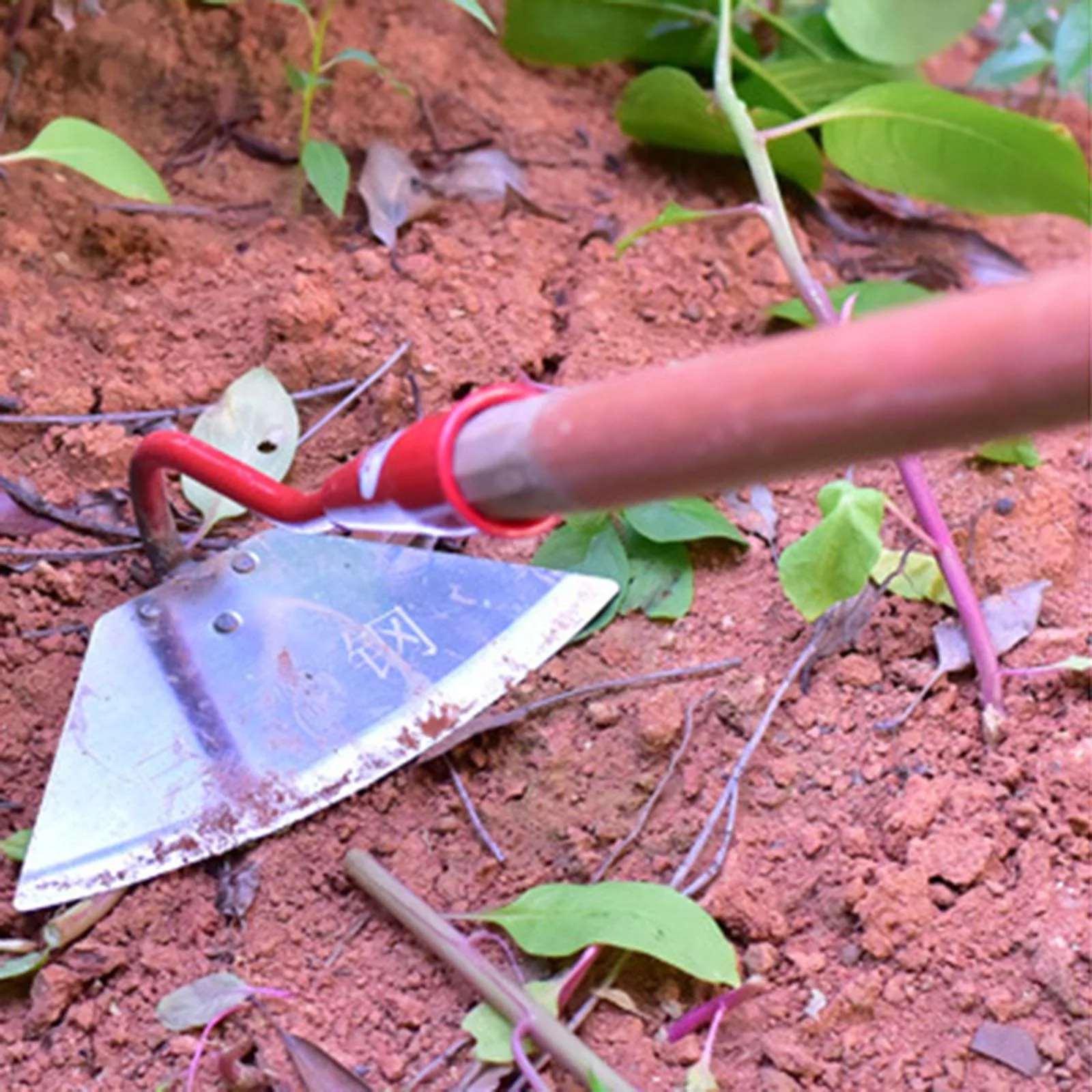 Hoe Garden Tool Gardening Hand Tool Garden Hoe Steel Durable for Weeding Loose Triangle Red