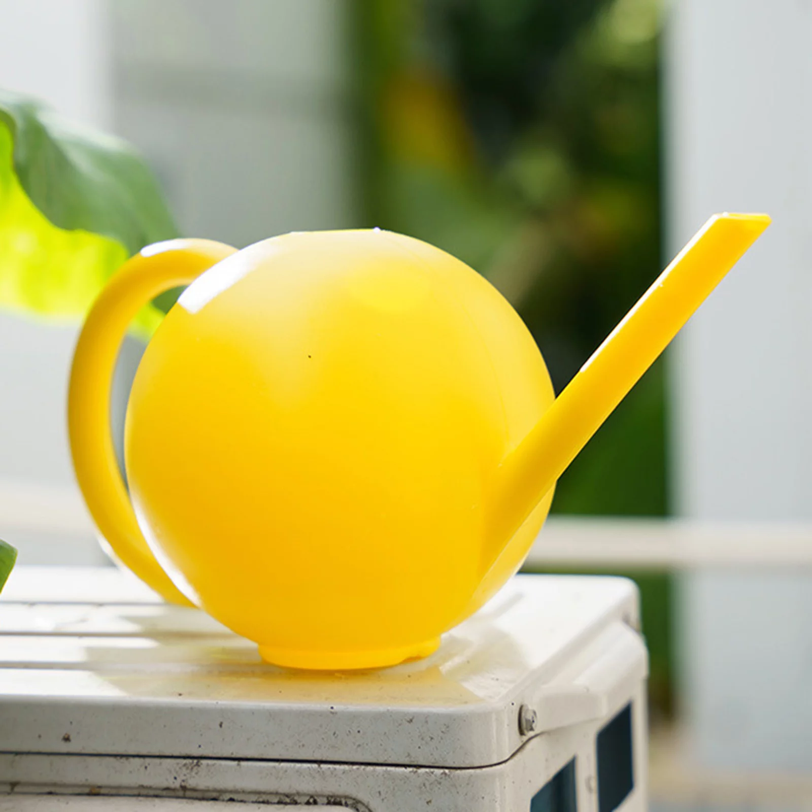 pdqouc 1.5L Round Small Sprinkler Watering Kettle Flowering Kettle Home Small Gardening Raising Flowers Succulent Watering Can Long Spout Garden Watering Tools