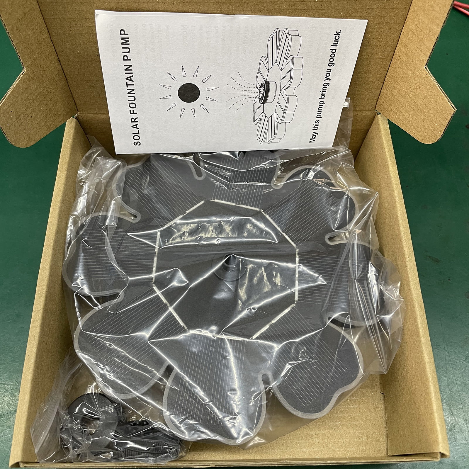 This Solor-Powered Floats On The Water And Pumps Waterin Afew 0f In The Sun