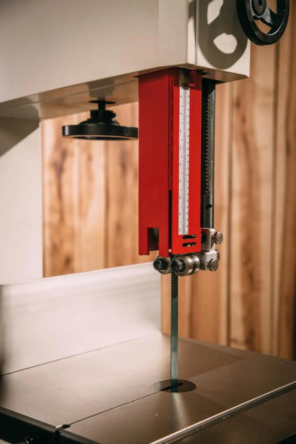 JET JT9-714700 115/230V 1.75 HP 1-Phase 18 in. Vertical Steel Frame Band Saw