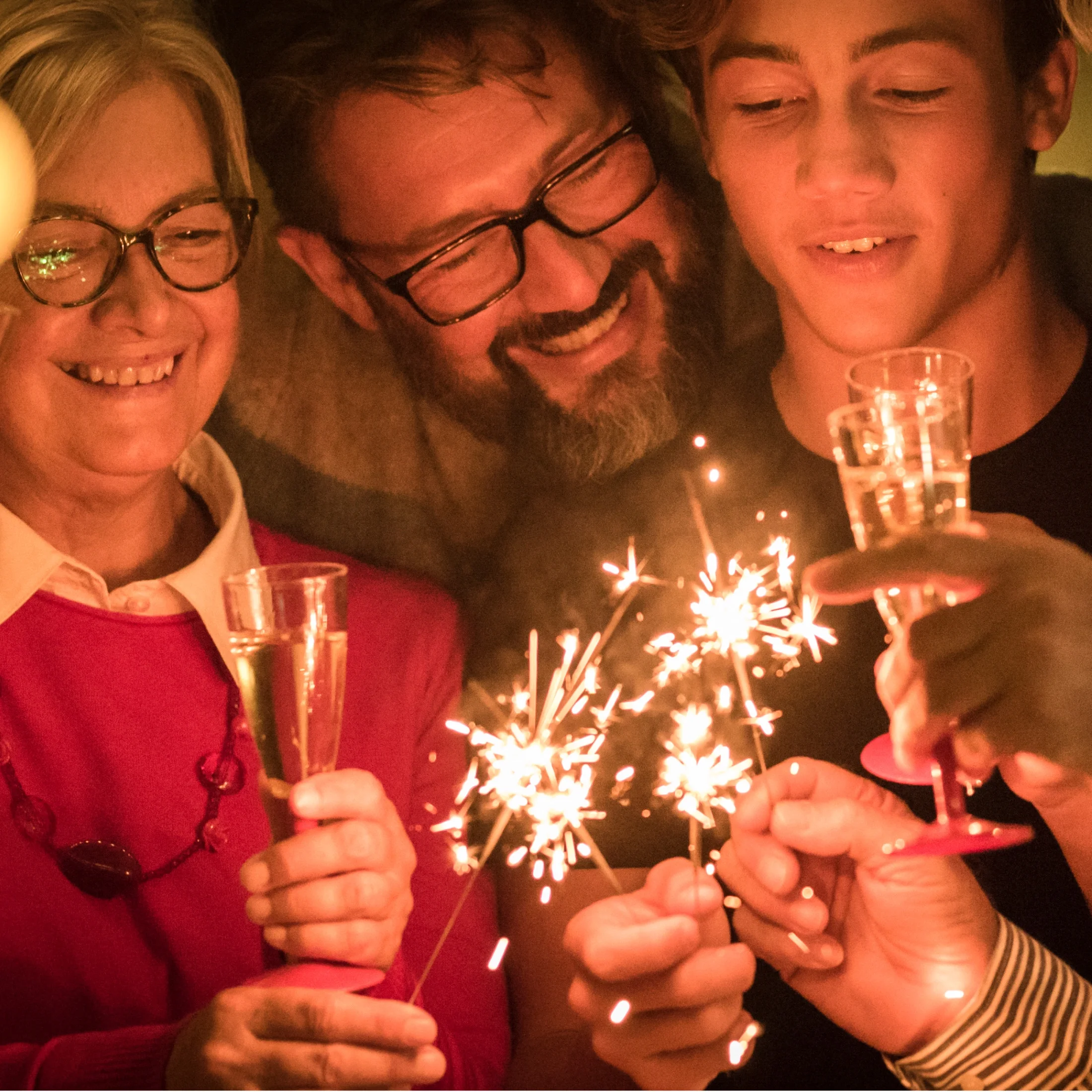 Welch's Non-Alcoholic Sparkling Juice Cocktail, White Grape, 8.4 fl oz Bottle 4 Pack