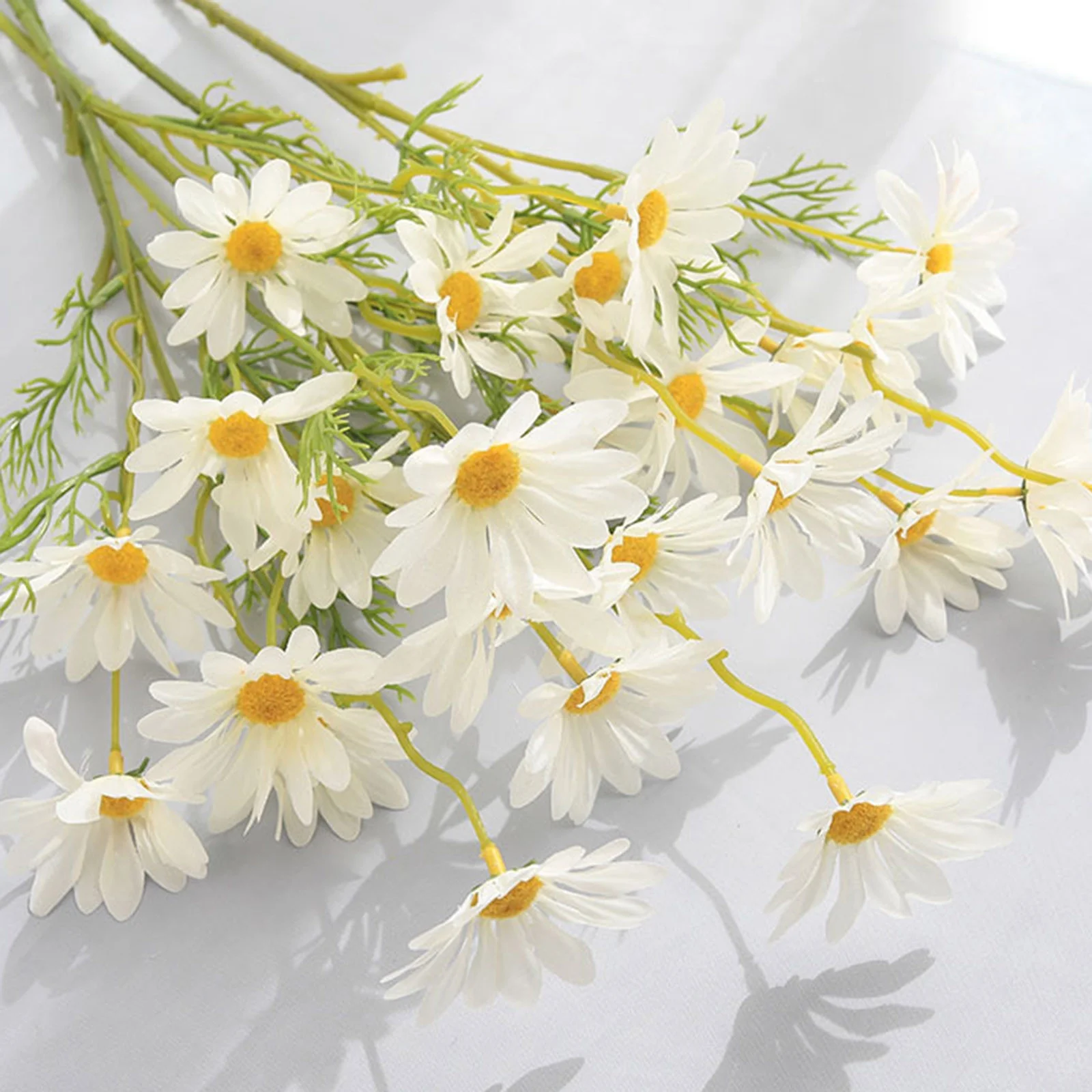 Yeetfub Artificial Flowers Silk Flowers 5 Bundles Fake Daisy for Outdoor Simulation Flowers Small Daisy Decoration Props Simulation Flowers Flower