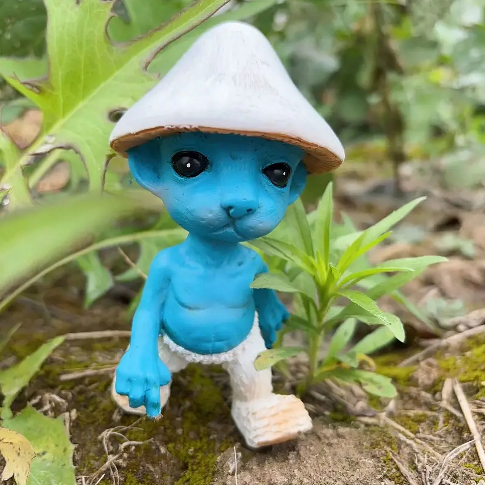 Blue Cat Smurf Garden Outdoor Statues Lawn Decor Shailushai Resin Statue for Patio, Balcony, Yard Ornament - Unique Housewarming Gifts