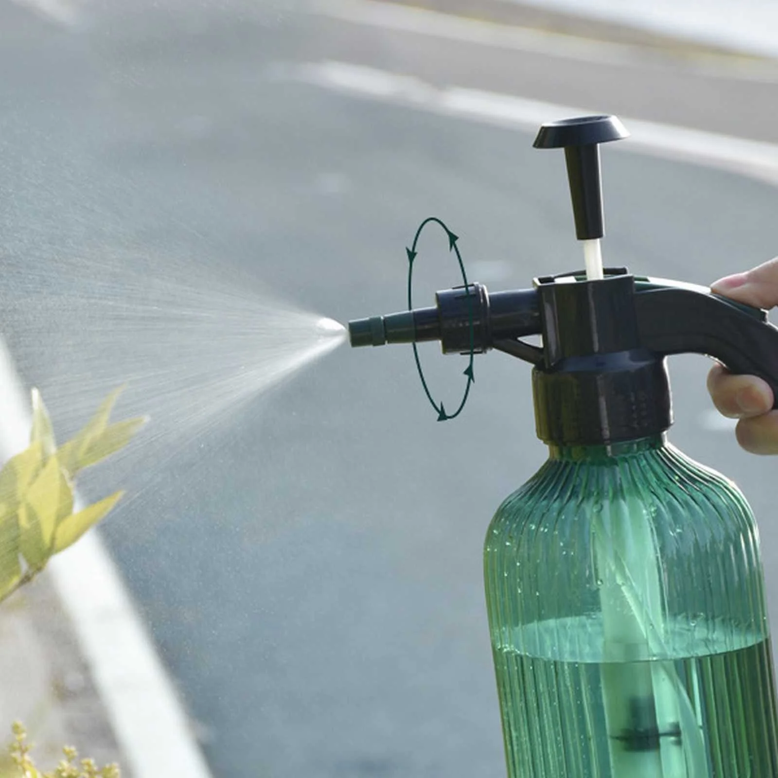 Bnnlsa Irrigation SuppliesFine Mist Spray Bottle Plastic 2L Hand Held Pressure Plant With Top Pump Empty Water Sprayer Watering Can With Adjustable Nozzle
