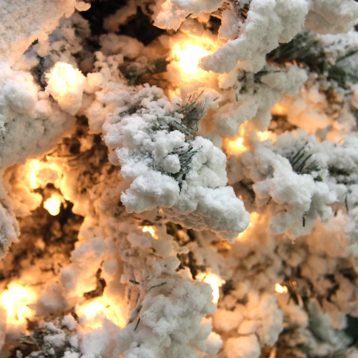 Northlight 6.5' Prelit Artificial Christmas Tree Medium Heavily Flocked Pine Medium - Clear Lights