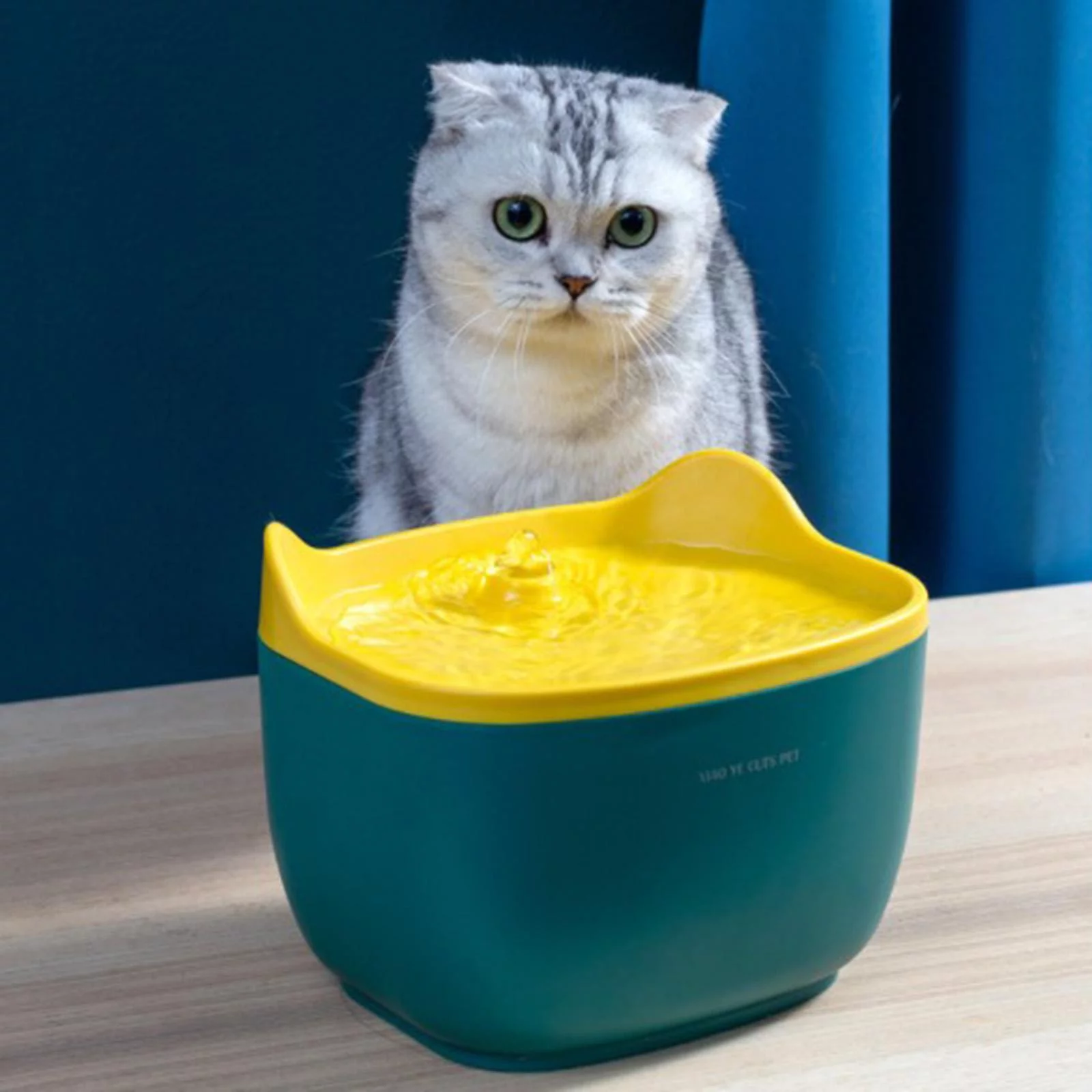 2.5L Water Fountain Pets Dogs Silent Water Dispenser Cascading Drinking Bowl - Green Yellow