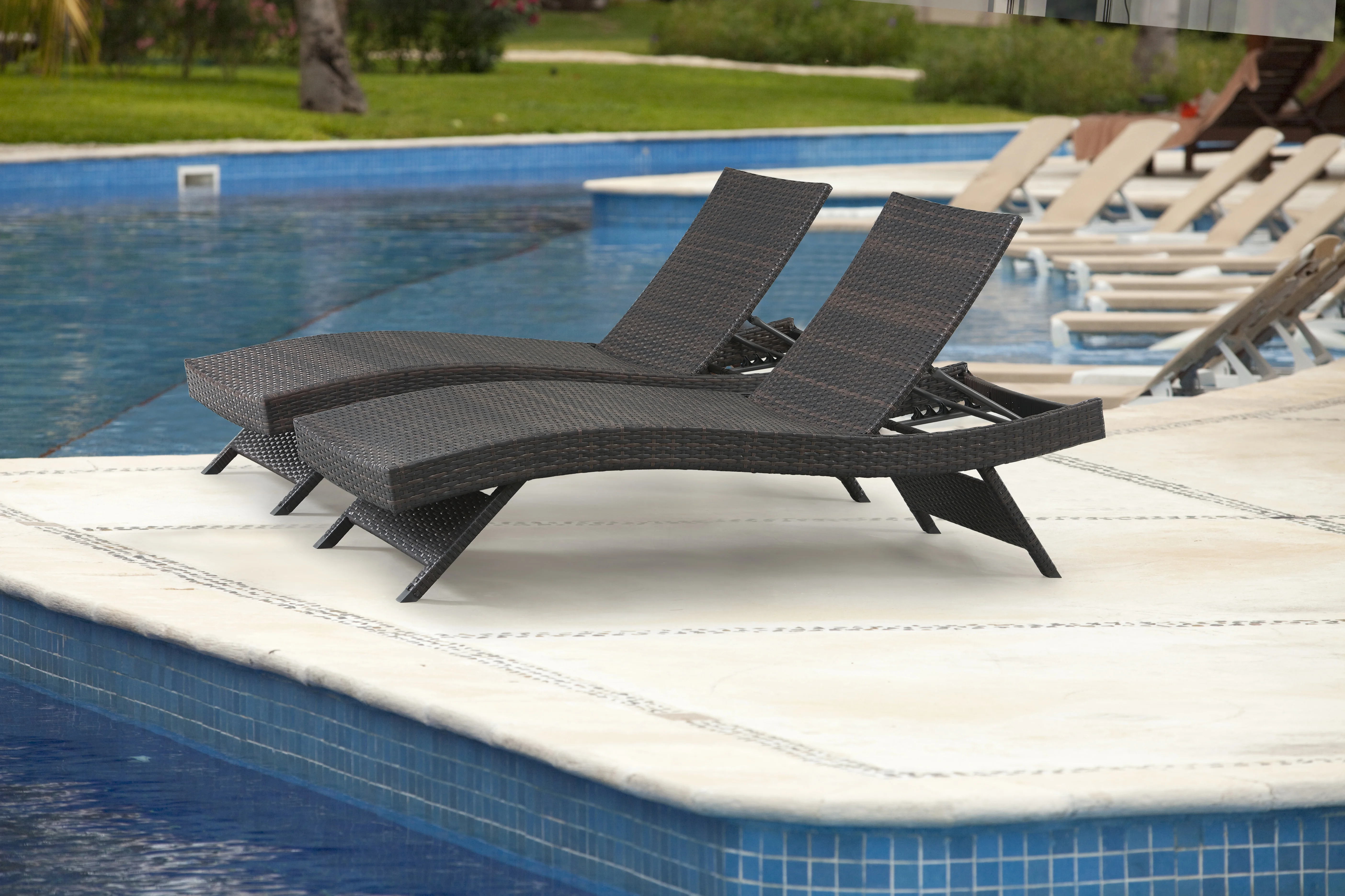 Brown Set of 2 Adjustable Recliner Wicker Outdoor Patio Chaise Lounger