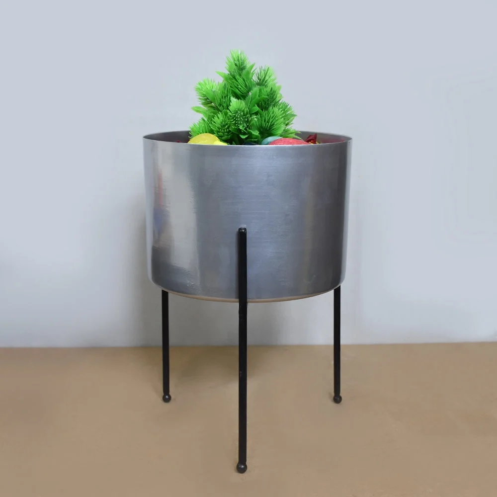 Eco Friendly Handmade 100% Iron Round Modern Silver Coated Color 4.2 x 8 x 8 Inches Planters Pot for Lawn, Balcony, Garden, Terrace, Patios, Wall stand, Restaurant, Banquet Hall, Beauty Parlor etc.