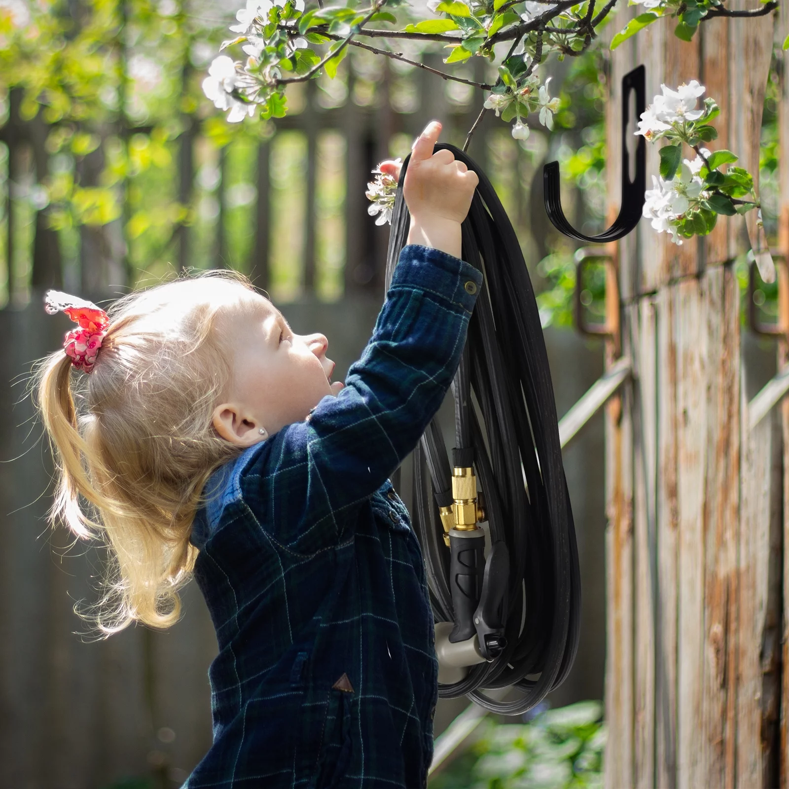 Kepagard Expandable Garden Hose 25ft Light Duty Water Hoses with Spray Nozzle Black