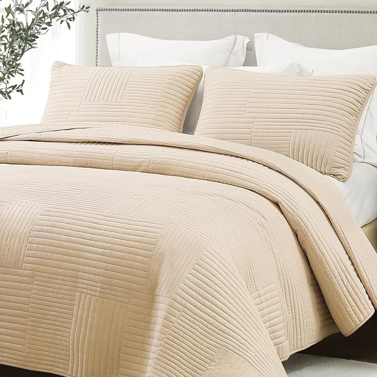 Whale Flotilla King Quilt Set, Soft and Lightweight Bedspreads Coverlet with Striped Pattern, Bedding Sets with 2 Pillow Shams, Reversible Bed Cover for All Seasons, 96x104 Inches，Bone Grid