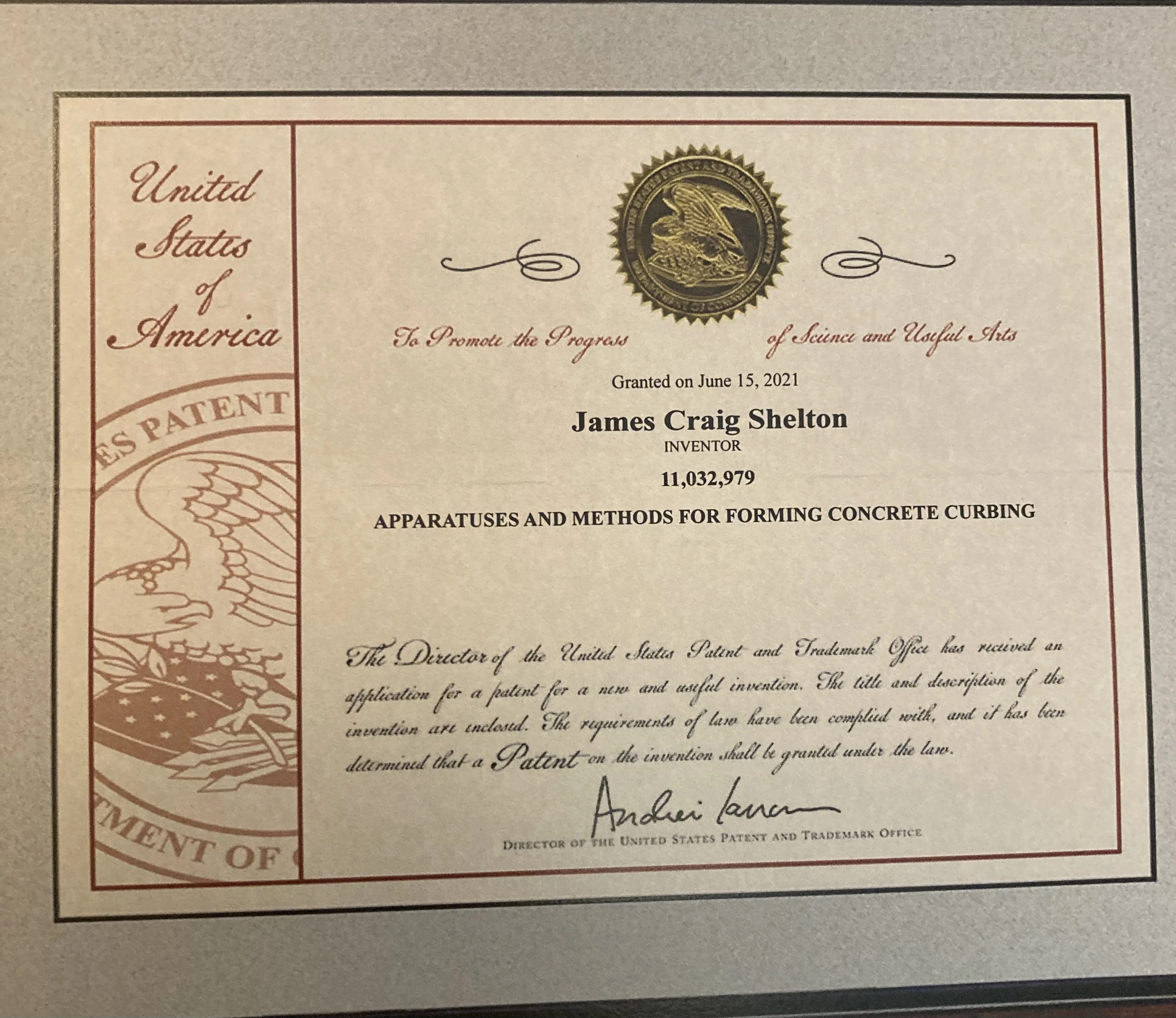 CURB IT YOURSELF  DIY Landscape Edger