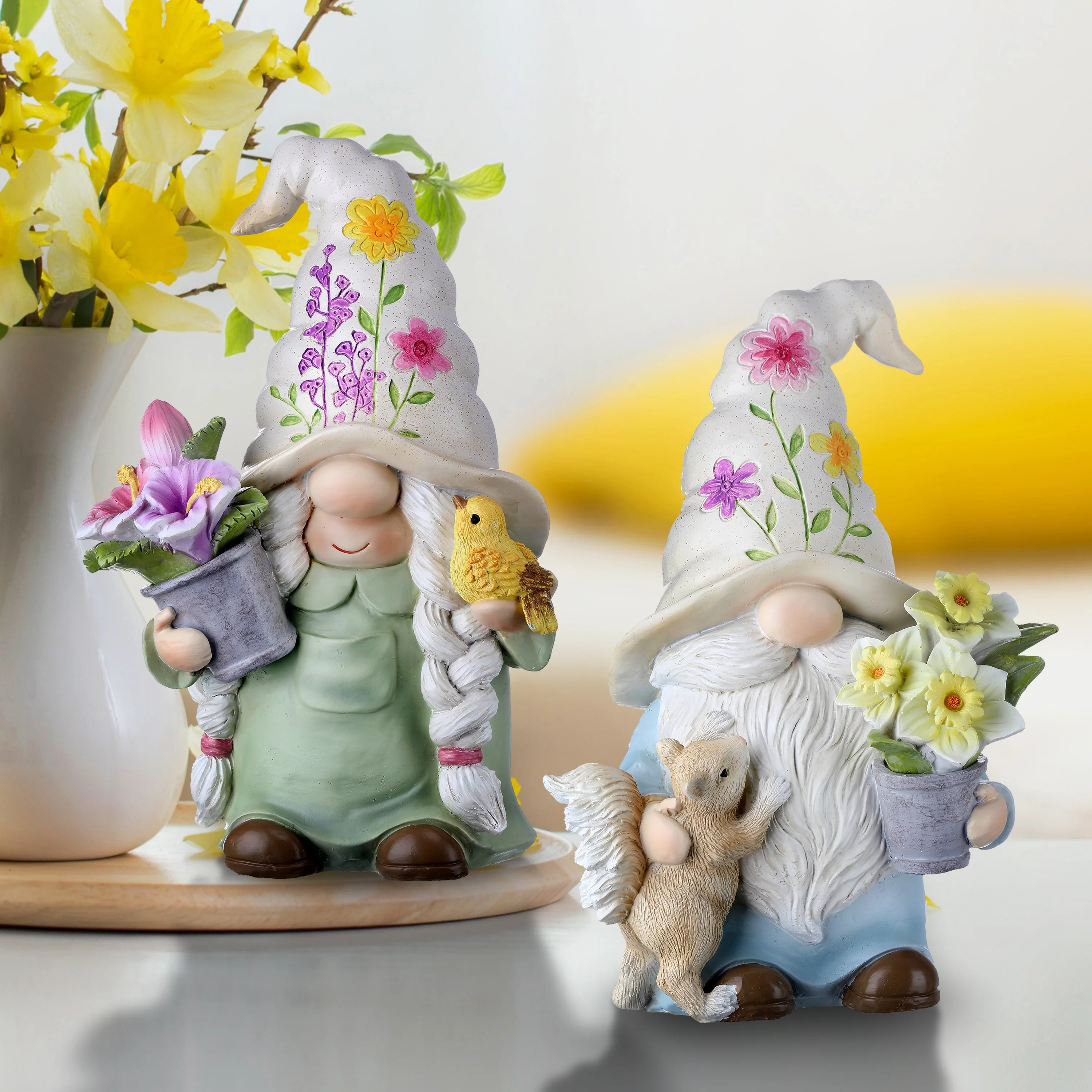 Resin Garden Gnome With  Flower 9