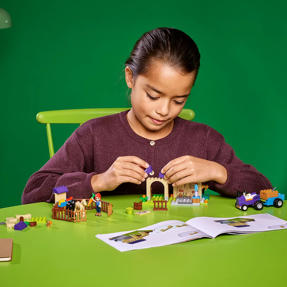 LEGO Friends Mia's Foal Stable 41361