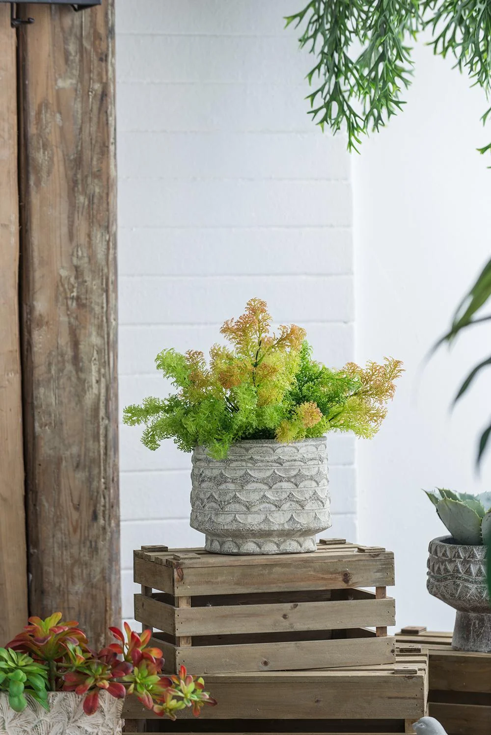 A&B Home Gray Terracotta Planter with Scalloped Pattern Texture 7.9