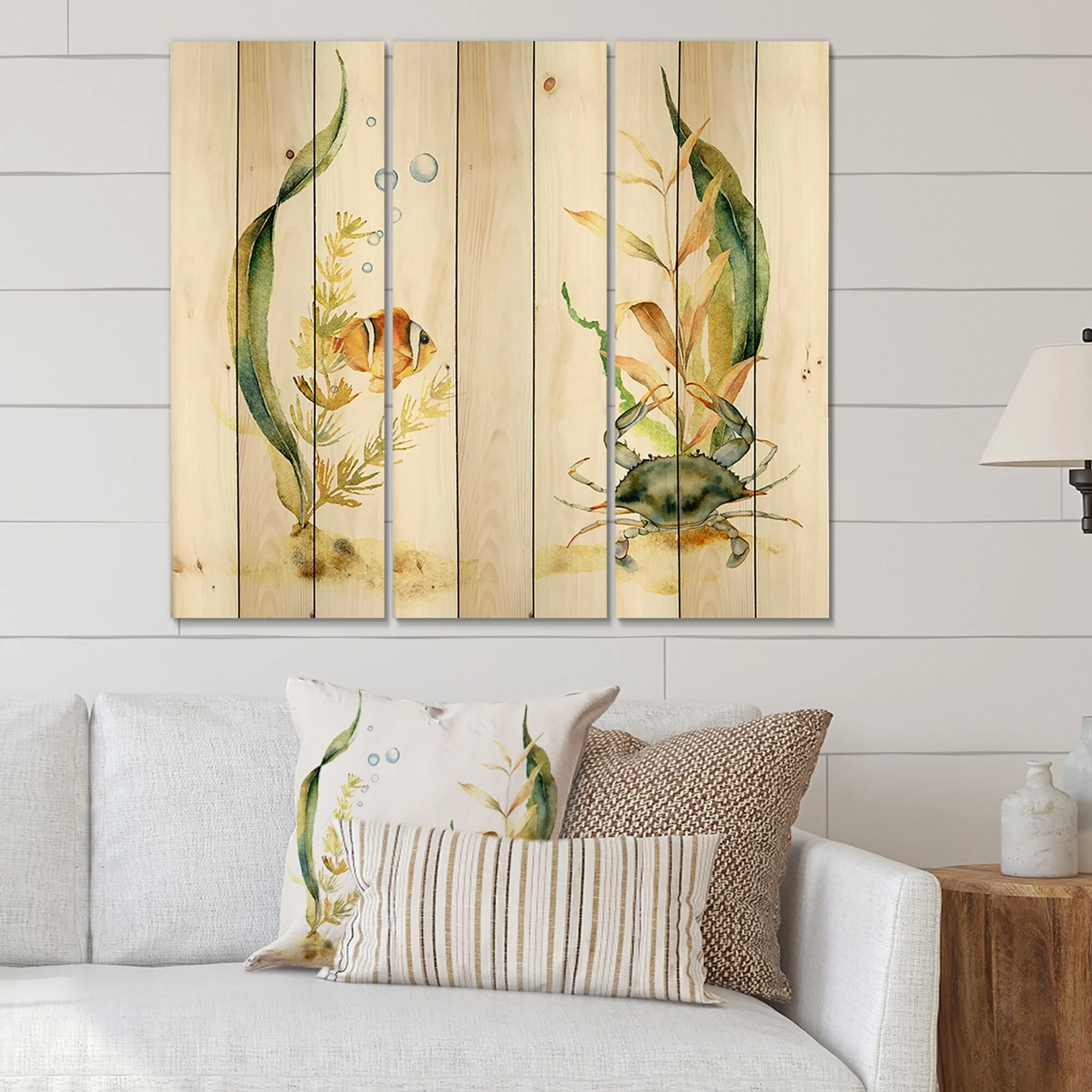 DESIGN ART Designart 'Tropical Fish With Algae and Air Bubble' Traditional Print on Natural Pine Wood - 3 Panels 30 inches x 28 inches - 3 Panels