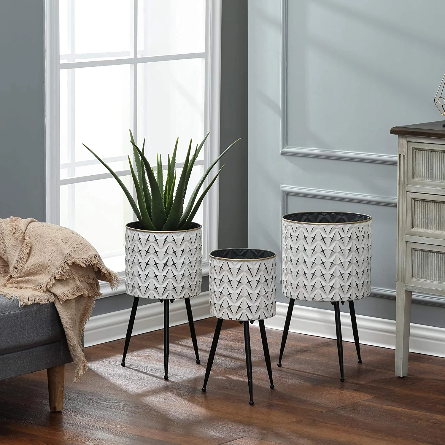 3 Piece Standing Metal Round Planters, White Cachepot With Metal Stand, For Indoor Use Luxury Flower Pots For Indoor Plants