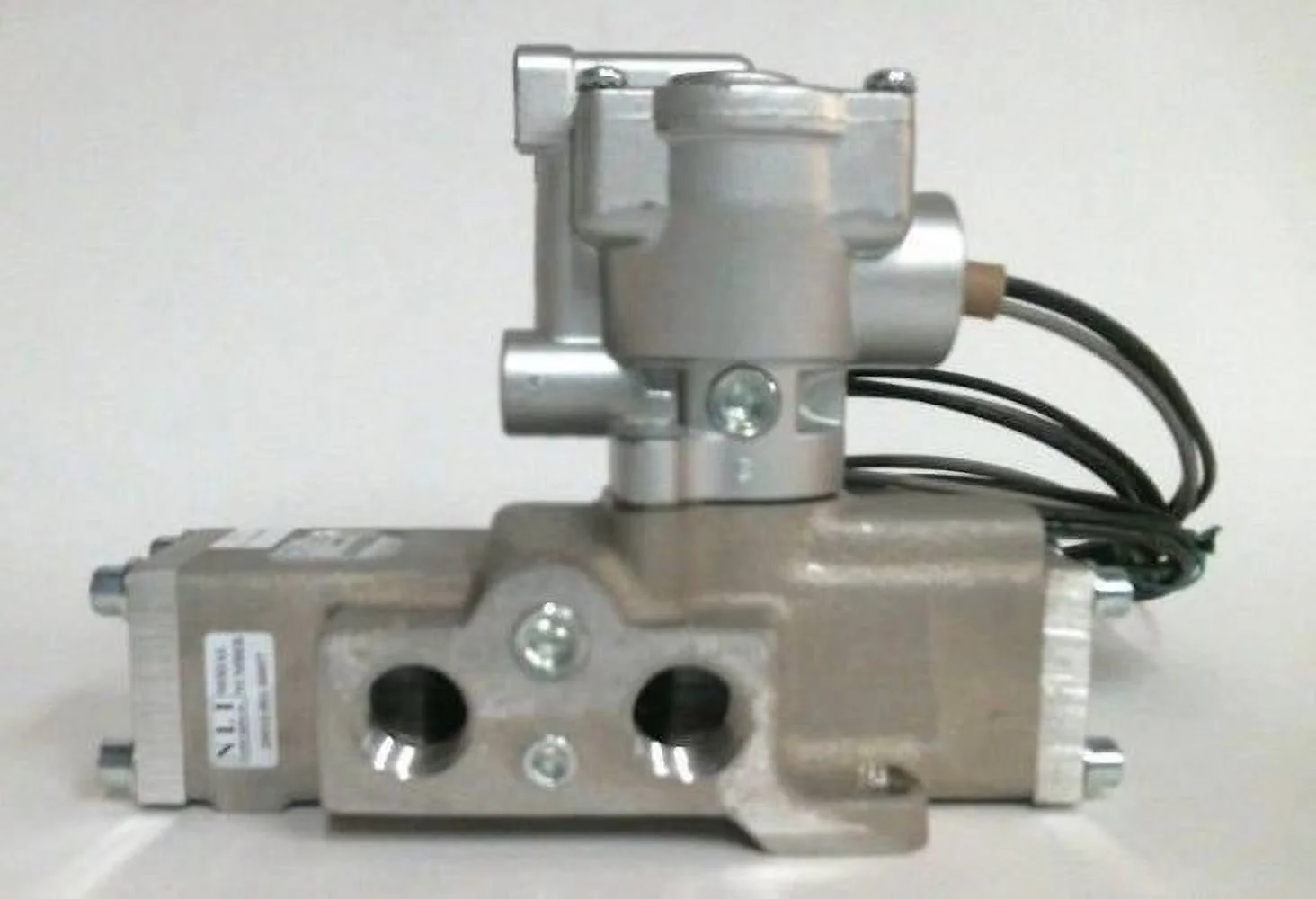 Parker L70054002 Single Solenoid NEW Inline Valve Assembly 140 PSI NIB