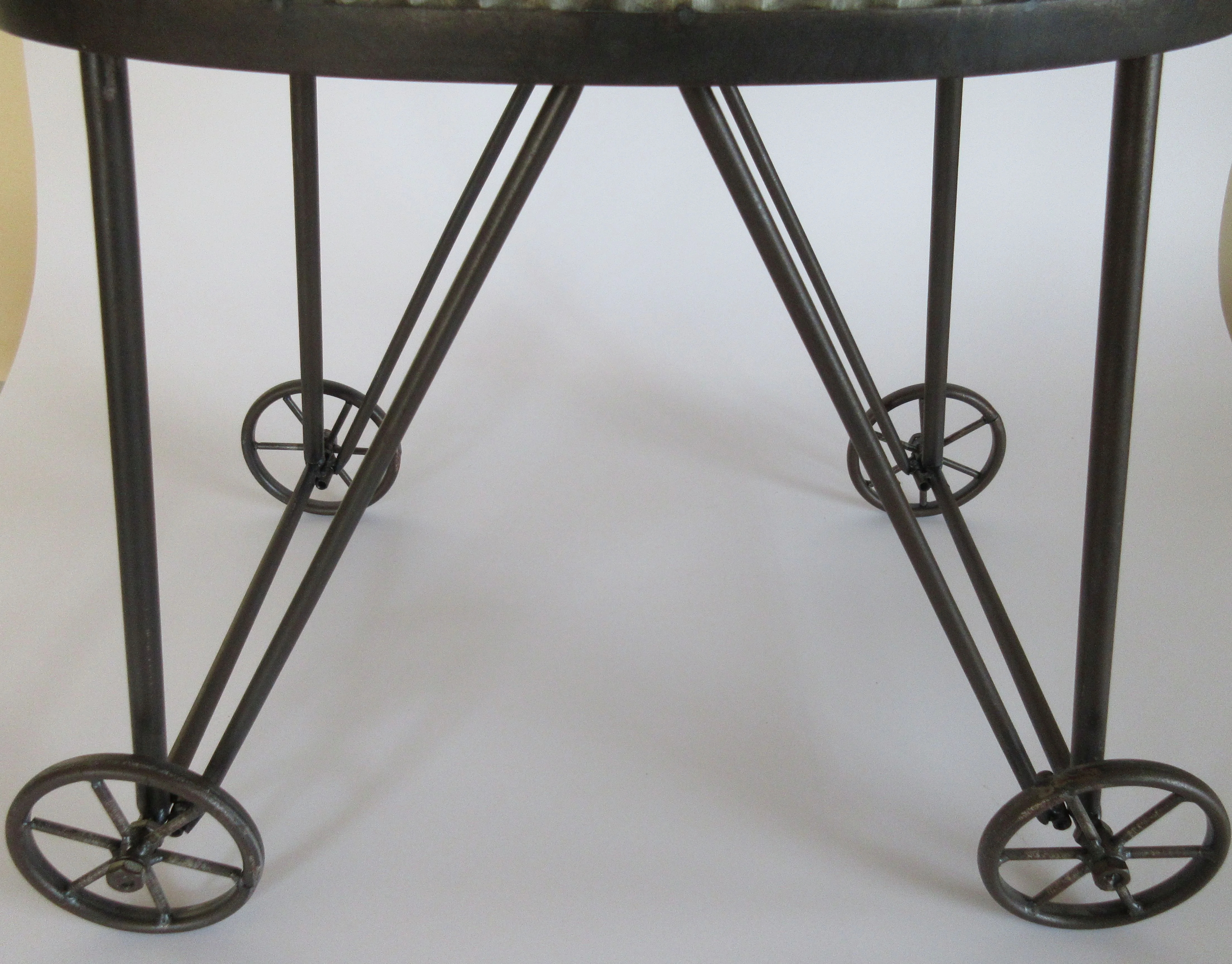 Set of 2 Metal Freestanding Farmhouse Planter on Wheels