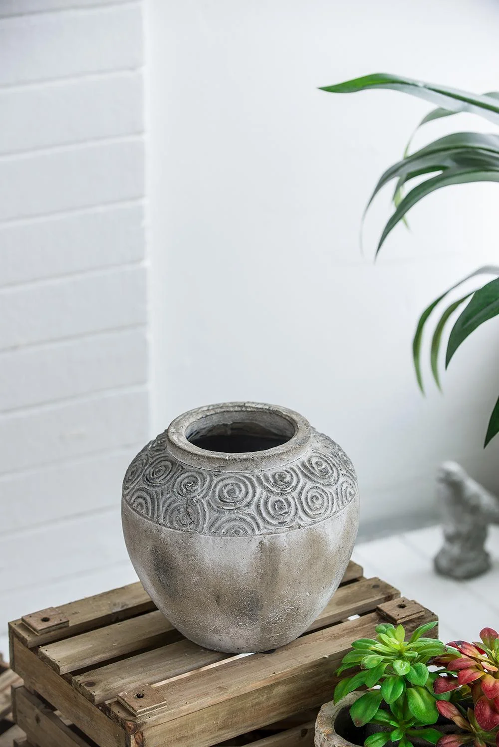 A&B Home Gray Round Terracotta Planter with Textured Swirl Pattern 8.3