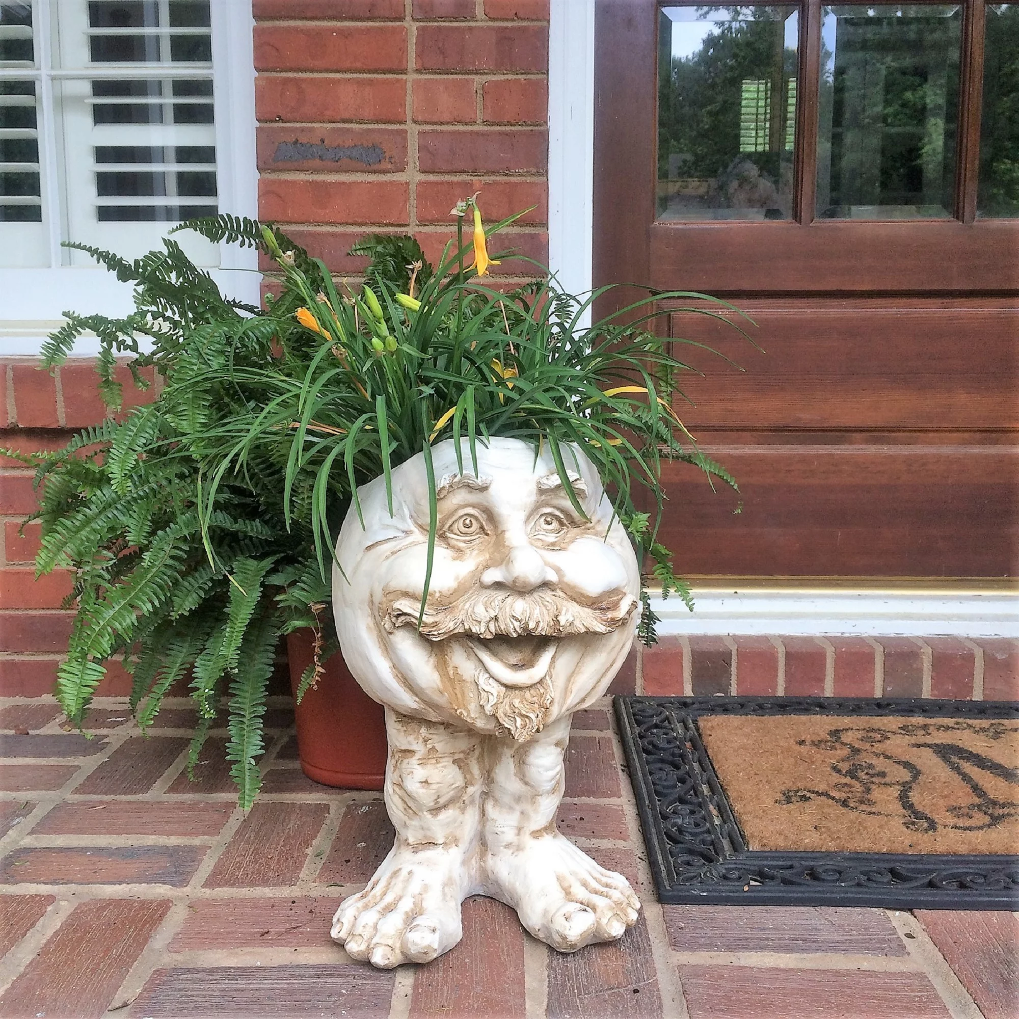 Homestyles Antique White Uncle Nate the Muggly Face Humorous Statue Planter Pot