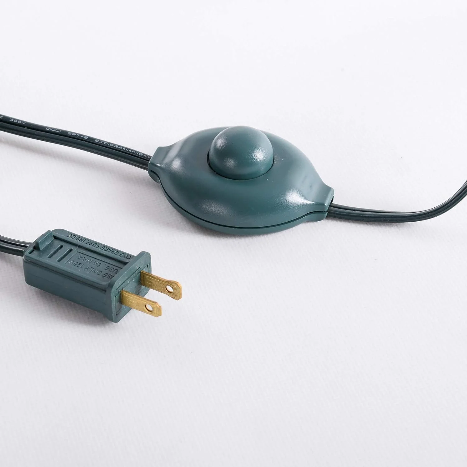 HYUN Blue Spruce Pre-Lit Artificial Christmas Tree, 6.5 Feet, Clear White Lights