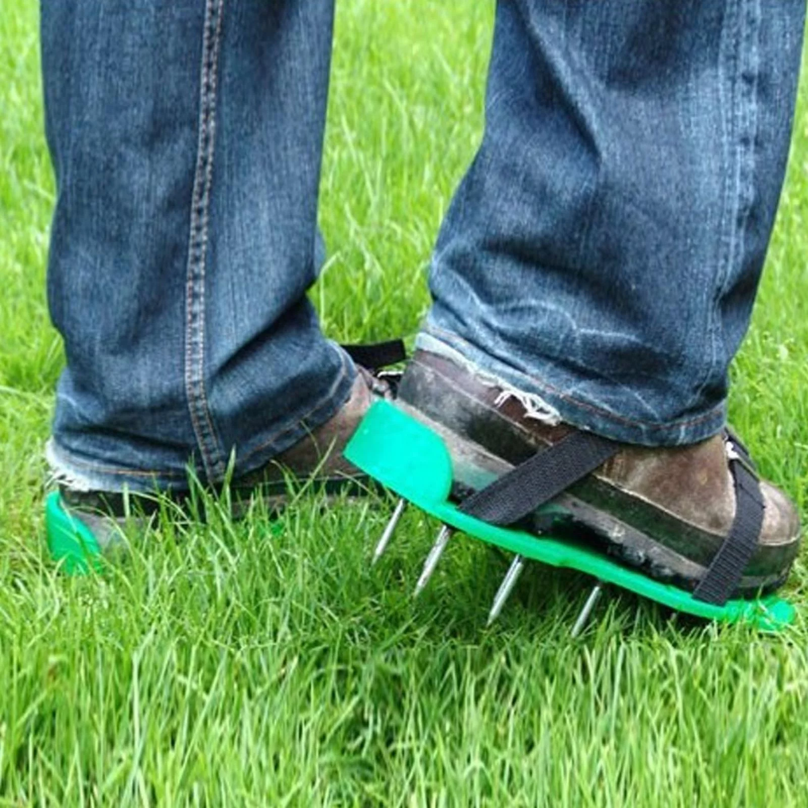 ZPSHYD Lawn Garden Aerator Shoes, Plastic Buckle Garden Grass Nail Shoes Grassplot Aerating Soil Spike Sandals for Lawn Garden Patio