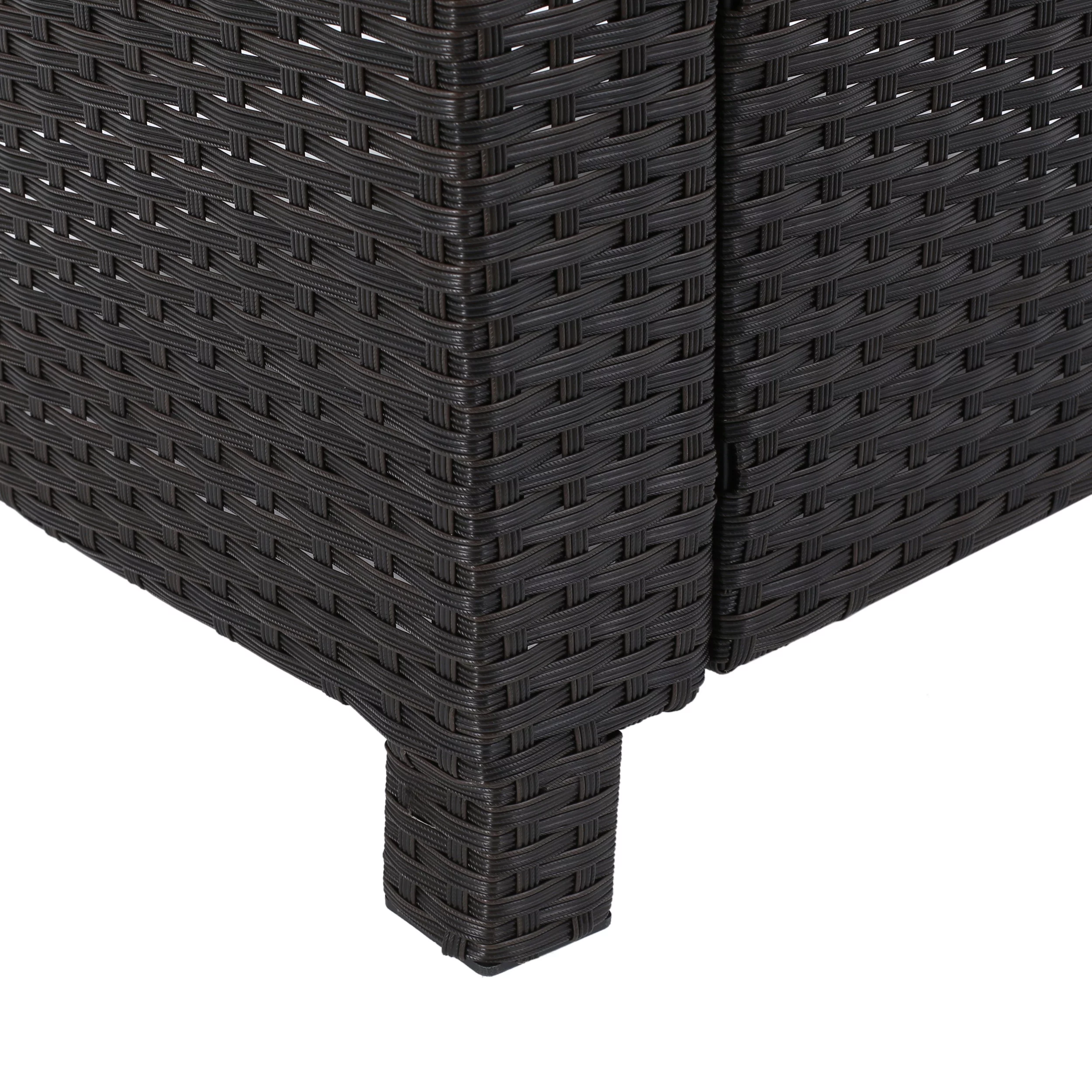 Modern Design,The Frame of The Sturdy and Durable Iron Chair Provides Durability and Robustness,Detachable Cushion,Has An Easy-to-use Zipper, Making It Easy To Clean and Replace,Puerta Club Chair Mp4