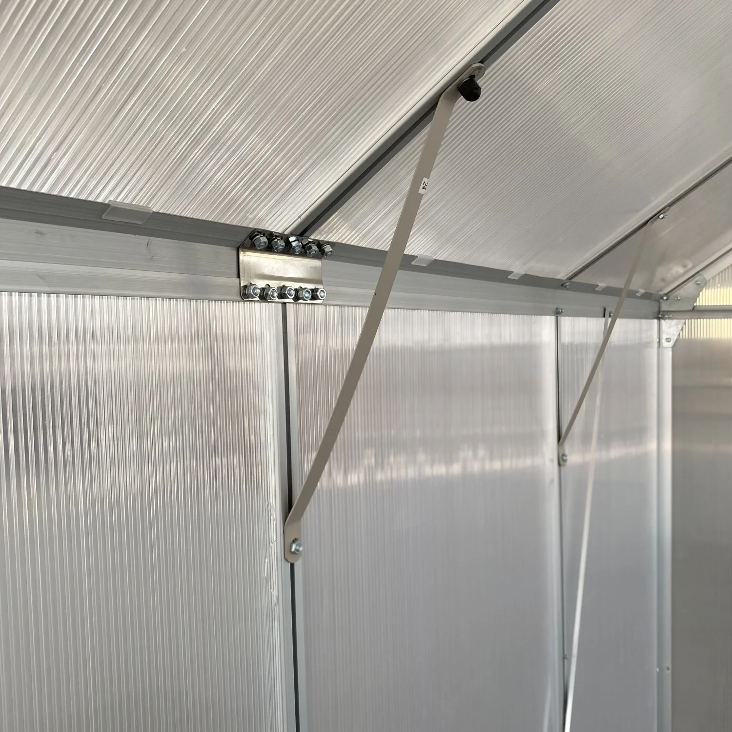 Adjustable Roof Vent  Sliding Door Aluminum Outdoor Greenhouse Kit with Rain Gutter for Winter  Polycarbonate Walk-in Garden Greenhouse  Silver Color  8.3‘ x 6.3 x 6.8‘