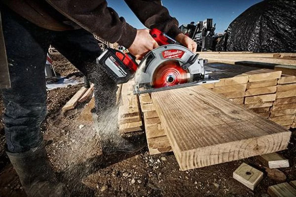 Milwaukee 48-59-1200 - M18 Redlithium High Output 12.0Ah Li-Ion Battery and Wall Charger