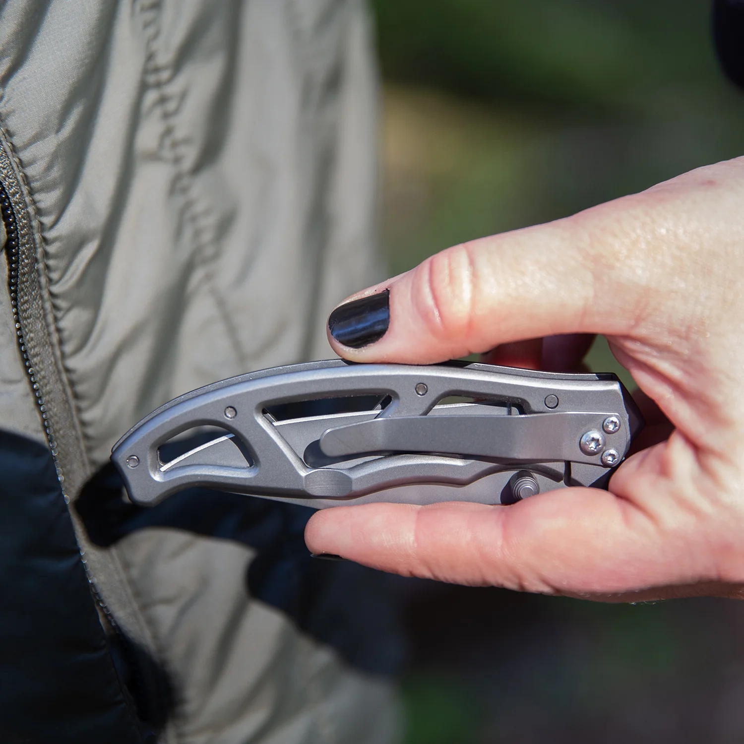 Gerber Gear Paraframe I, Ti Nitride Coated, Black, Plain Edge, 22-48446