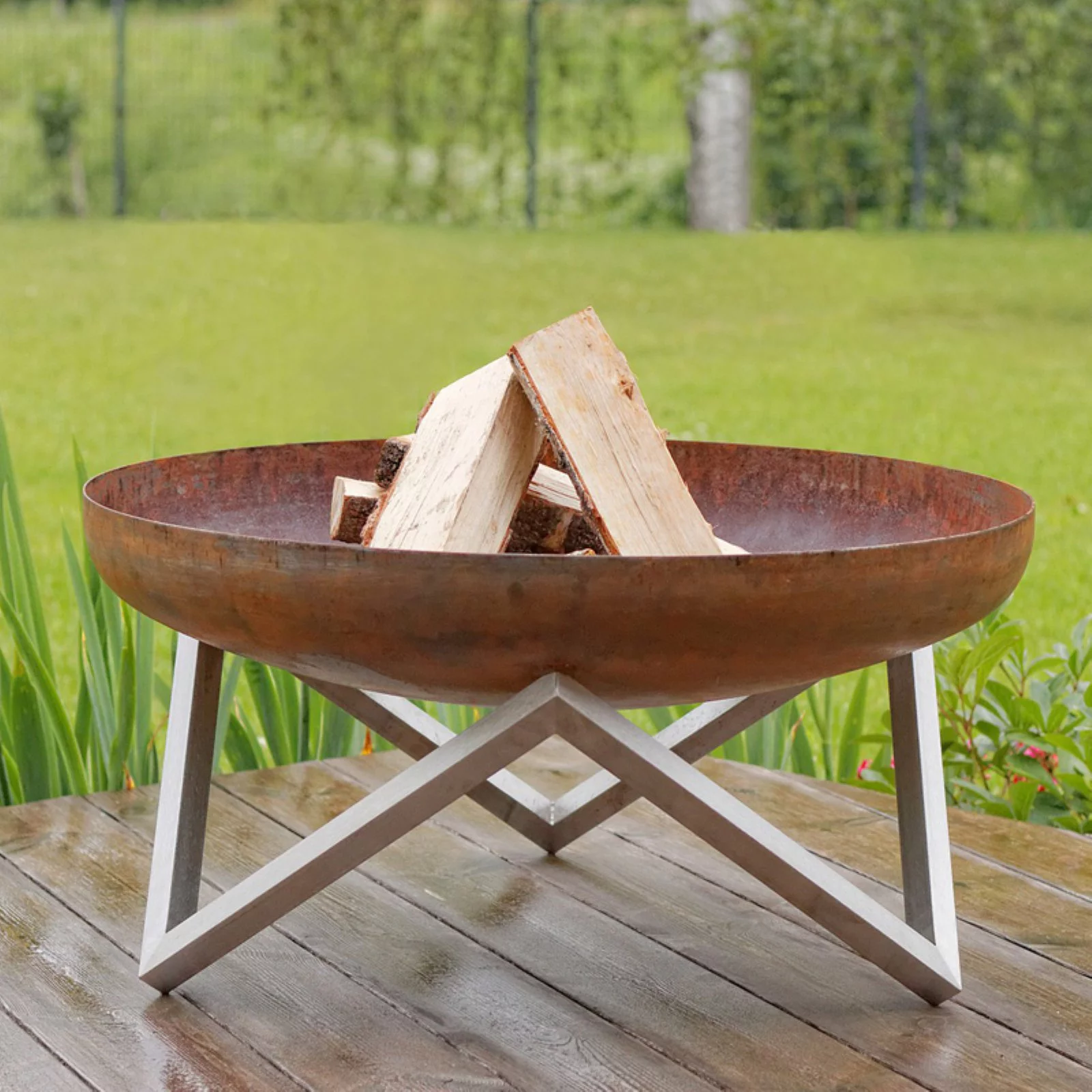 Curonian Z630Memel Solid Steel Fire Pit Memel - Medium