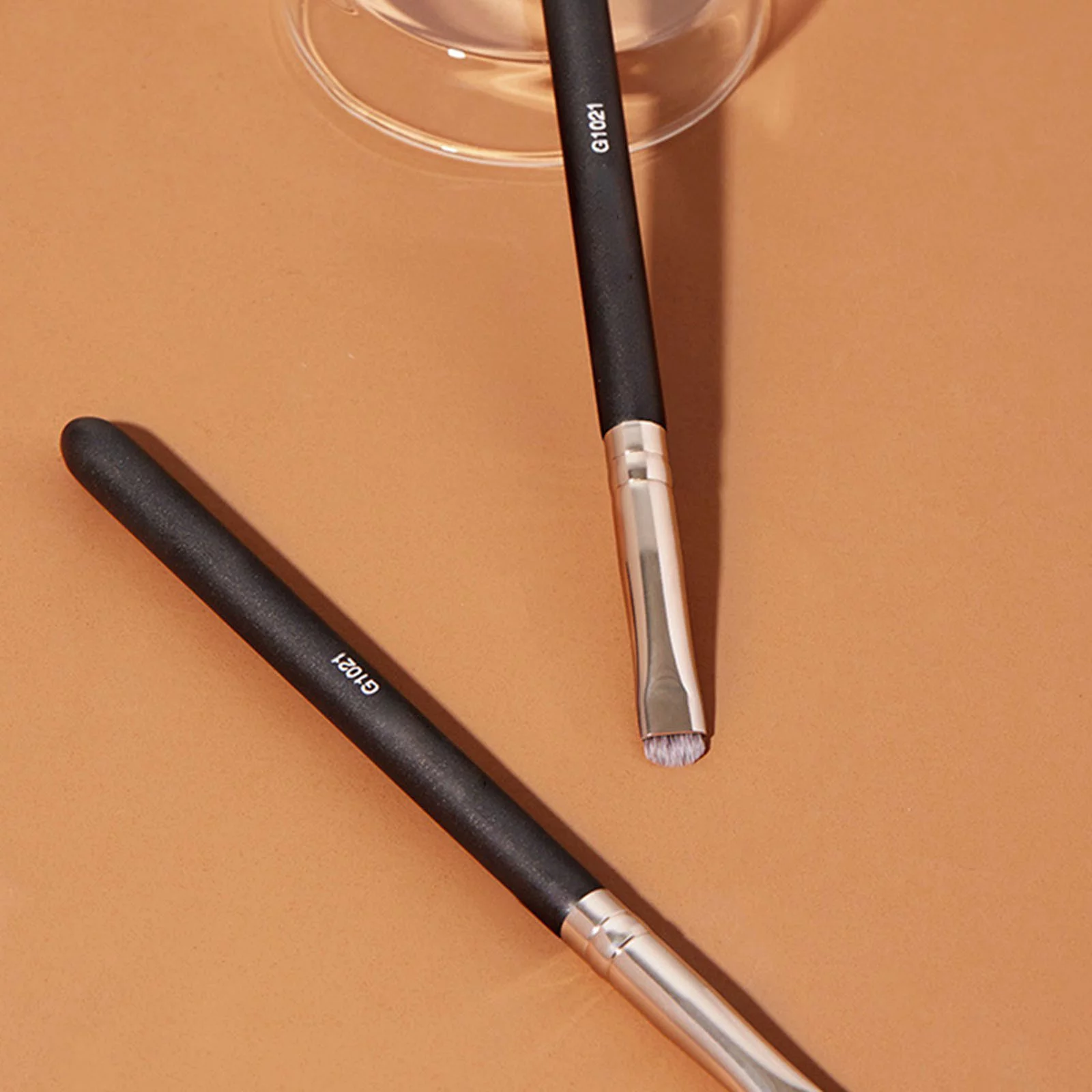 Eyeliner Brush Eyebrow Brush Does Not Eat Powder Easy To Use Flat Head Brush Arc Brush Eye Profile Makeup Brush Makeup Brush Shampoo Travel Makeup Brushes Curly Hair Brush 12 Days of Foundation Makeup