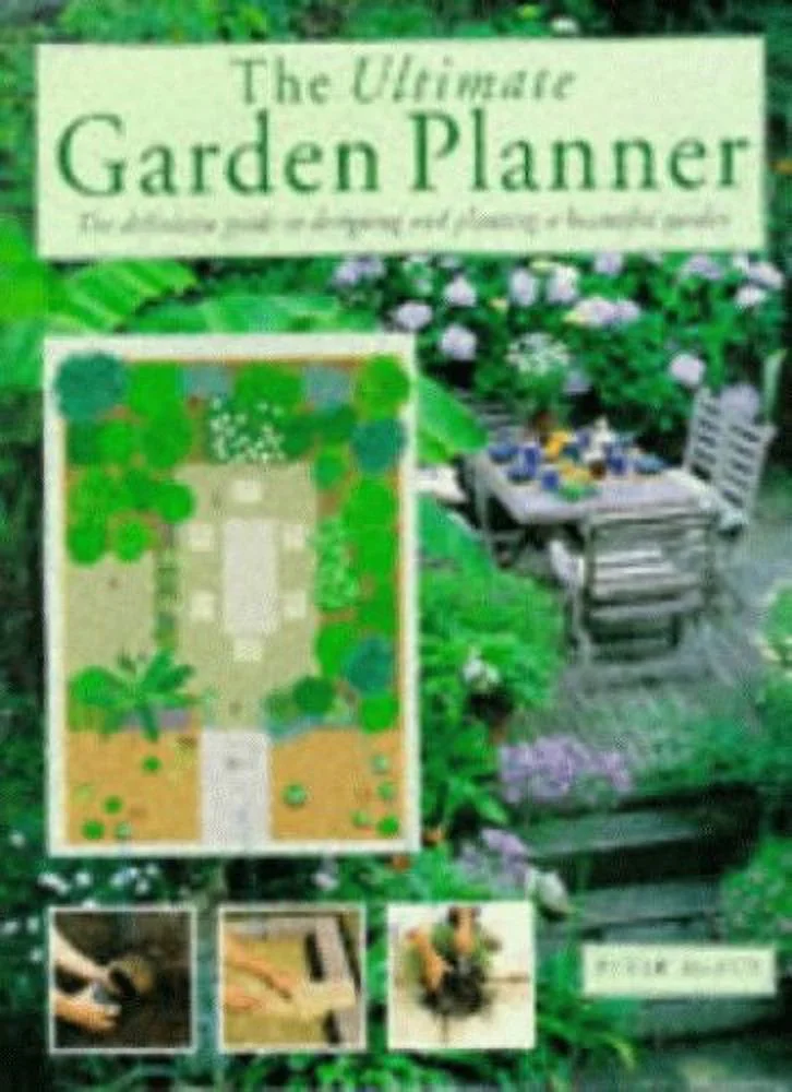 Pre-Owned The Ultimate Garden Planner: The Definitive Guide to Designing and Planting a Beautiful Garden Hardcover