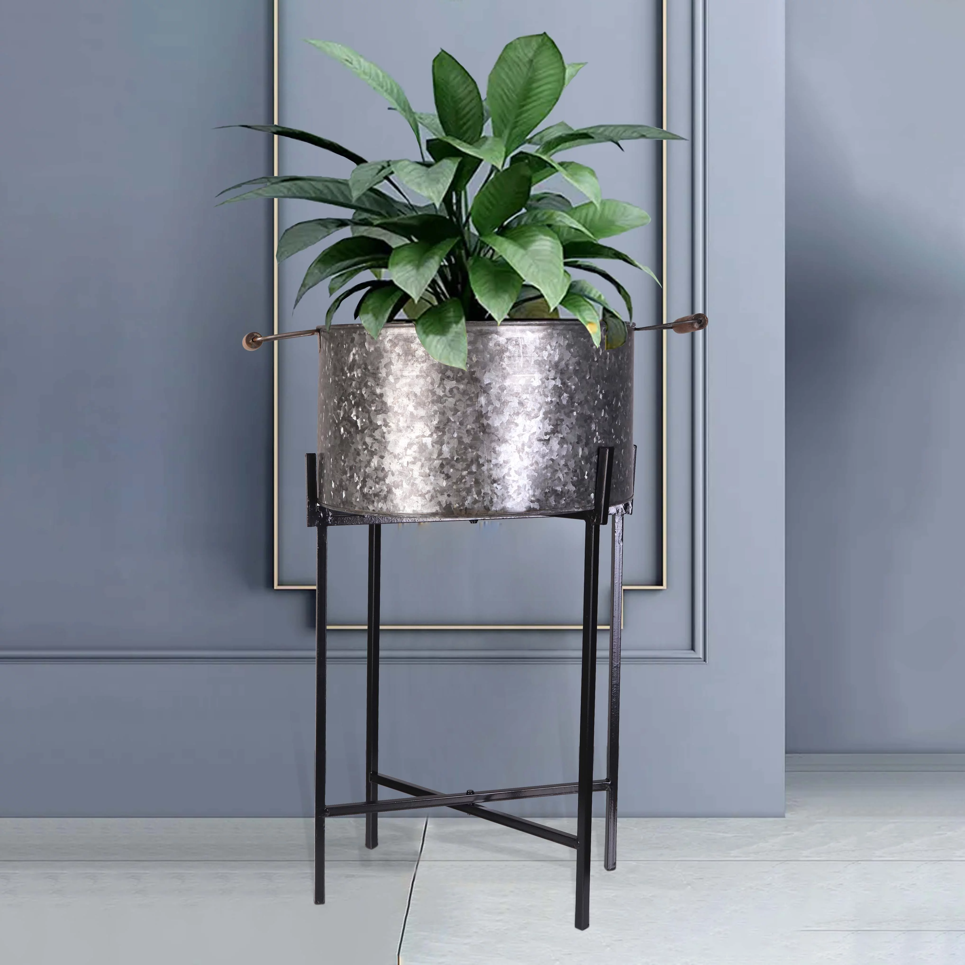 Gibson Large Metal Pot Planter