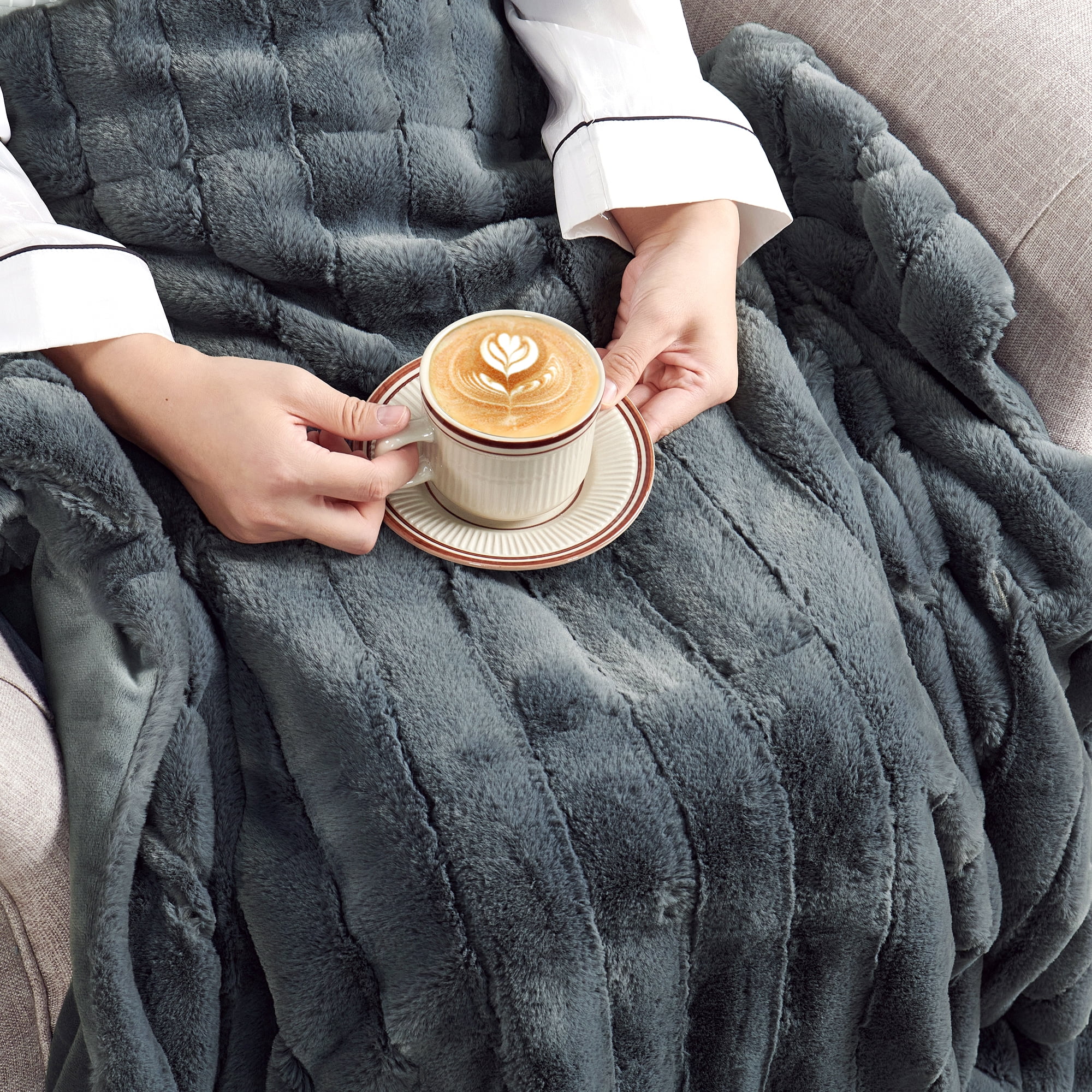 Home Soft Things Willow faux fur throw - 50x60