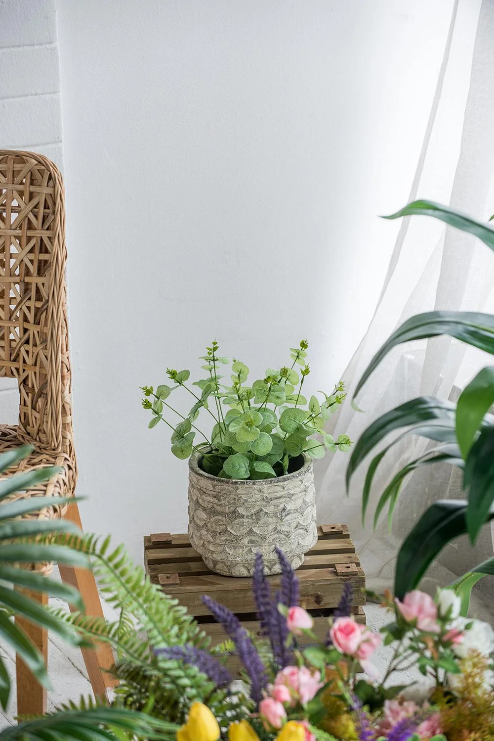 A&B Home Gray Terracotta Planter with Scalloped Pattern Texture 7.9