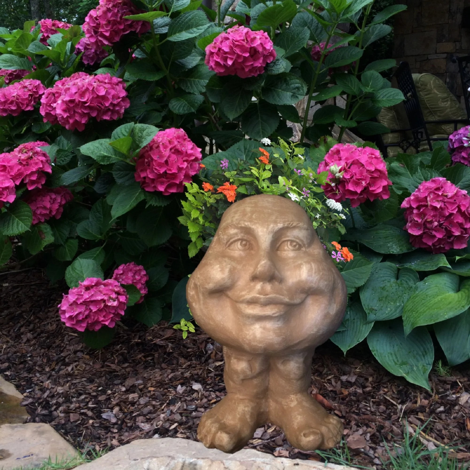 Homestyles Stone Wash Daisy the Muggly Face Humorous Statue Planter Pot