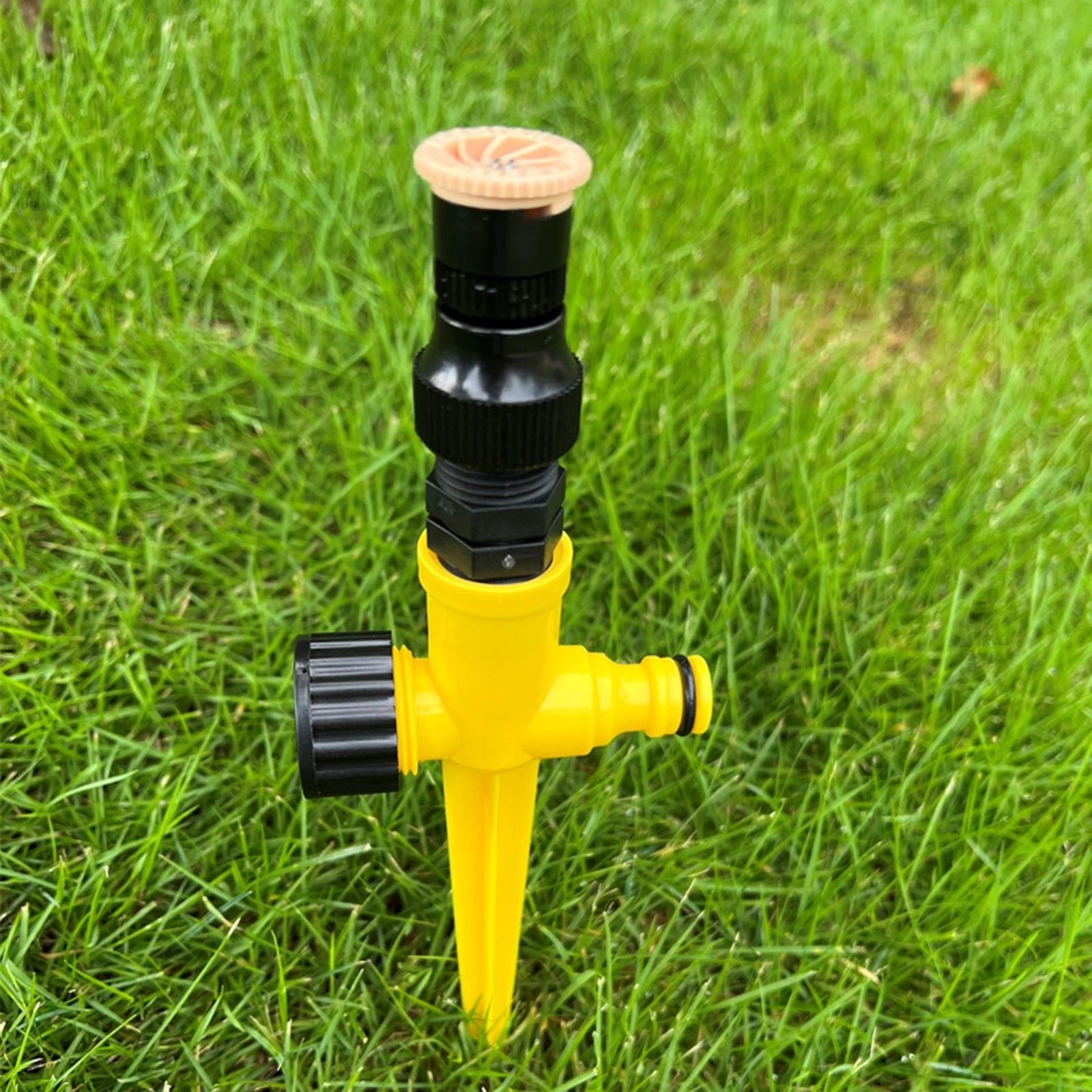 Lawn Sprinkler Adjustable with 360 Degree Rotation Oscillating Sprinkler Large Area yard Sprinkler System Gardening Watering System