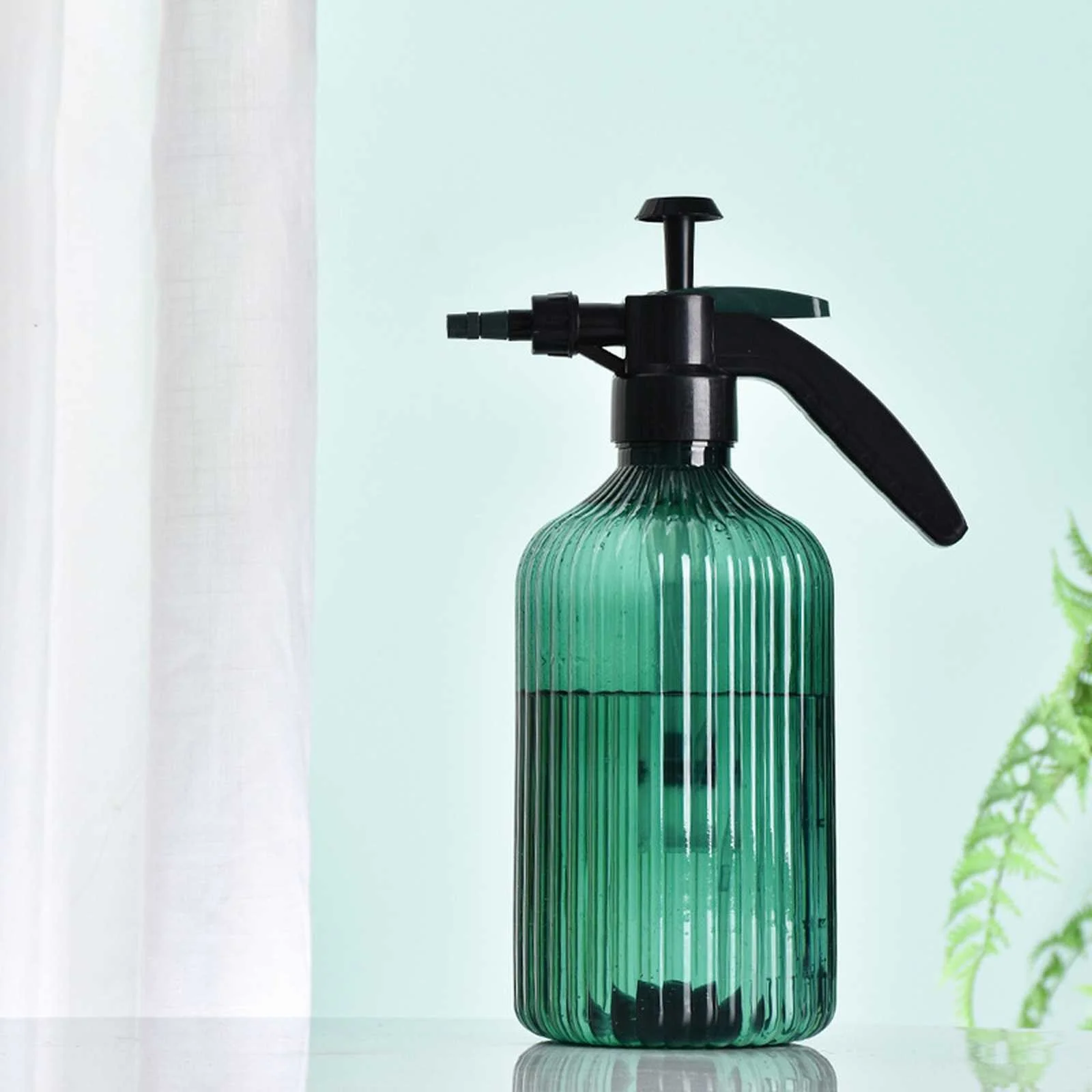 Bnnlsa Irrigation SuppliesFine Mist Spray Bottle Plastic 2L Hand Held Pressure Plant With Top Pump Empty Water Sprayer Watering Can With Adjustable Nozzle