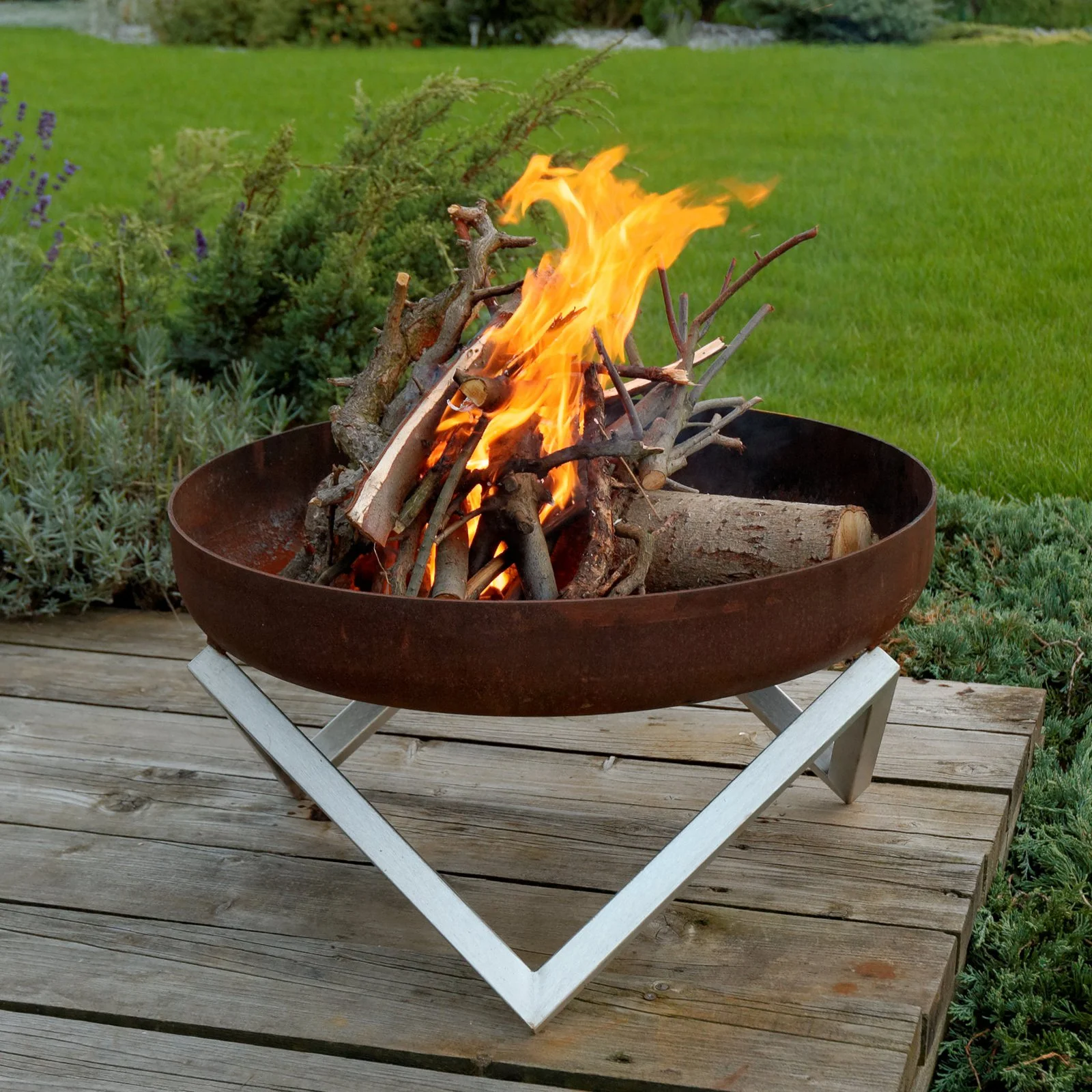 Curonian Z630Memel Solid Steel Fire Pit Memel - Medium