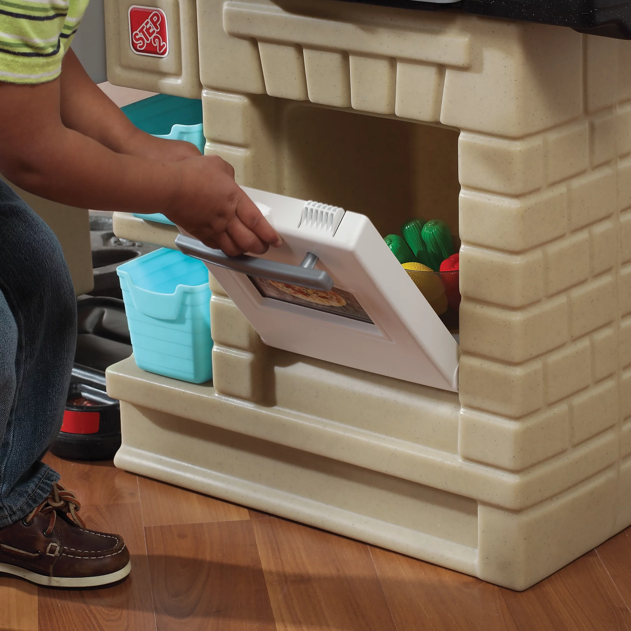 Step2 Mixin' Up Magic Brown and White Plastic Toddler Kitchen Playset
