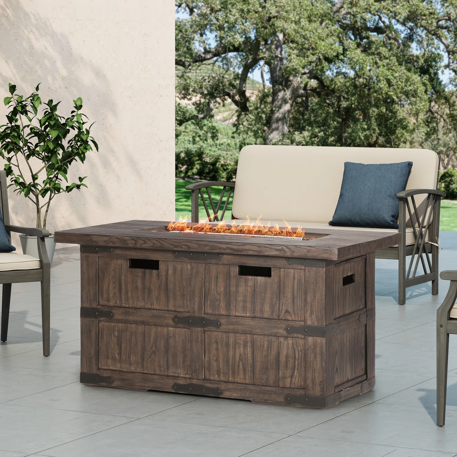 Elegant and modern Andrew Rectangle Fire Pit with concealed 40 000 BTU tank for cozy outdoor gatherings and chilly evenings at home. Enjoy stylish warmth and ambiance. Perfect for enterta