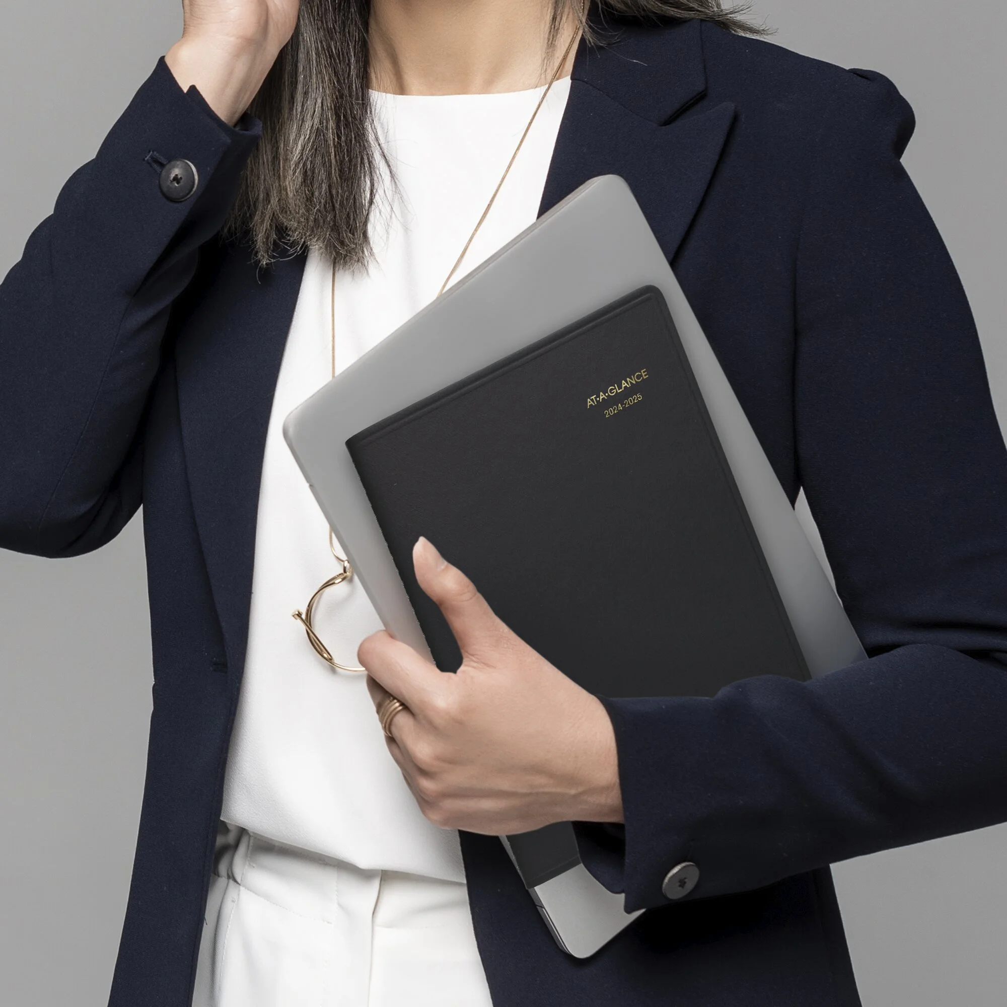 AT-A-GLANCE Academic 2024-2025 Weekly Appointment Book Planner Black Large 8 14