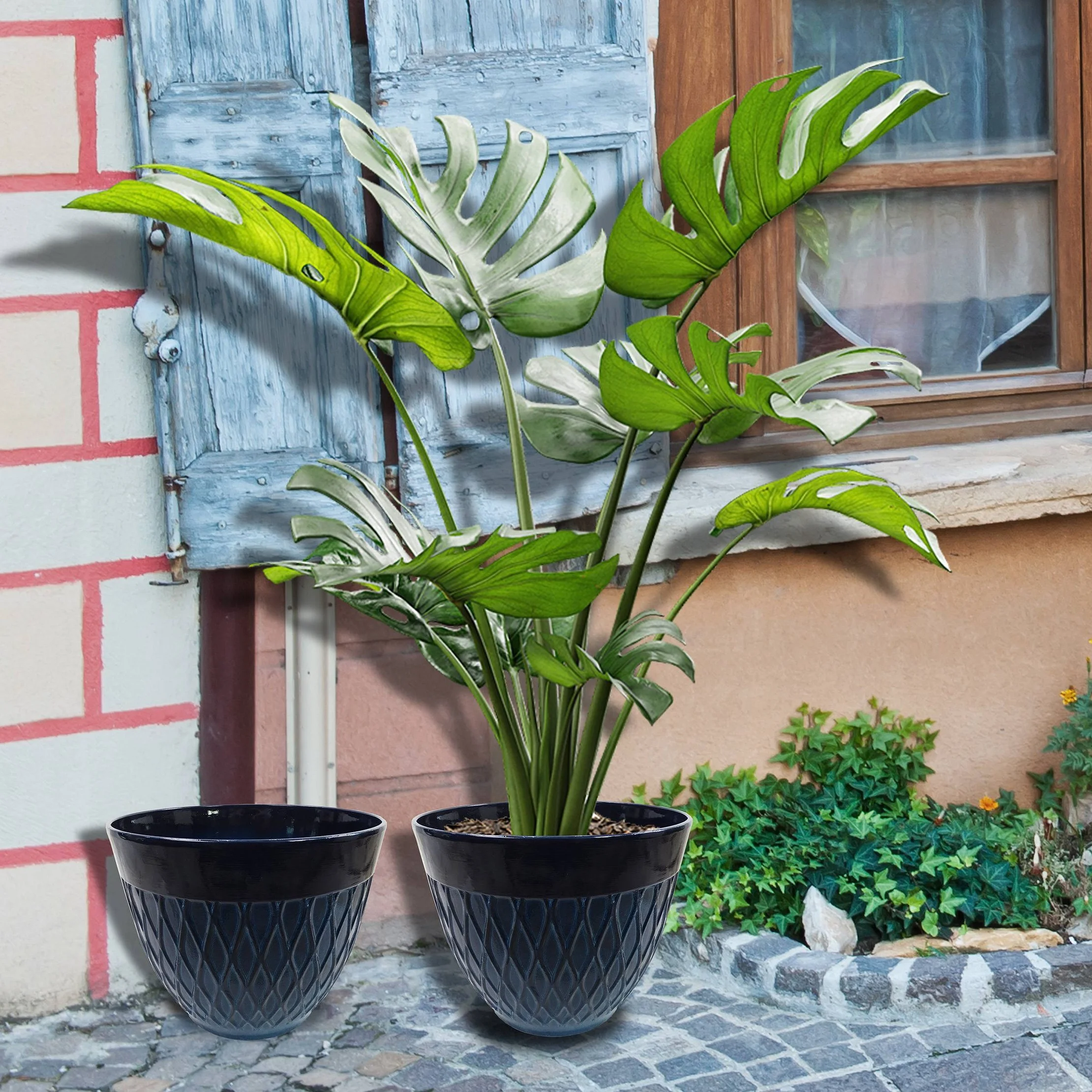Set of 2 Polyresin Indoor/Outdoor Planters Blue