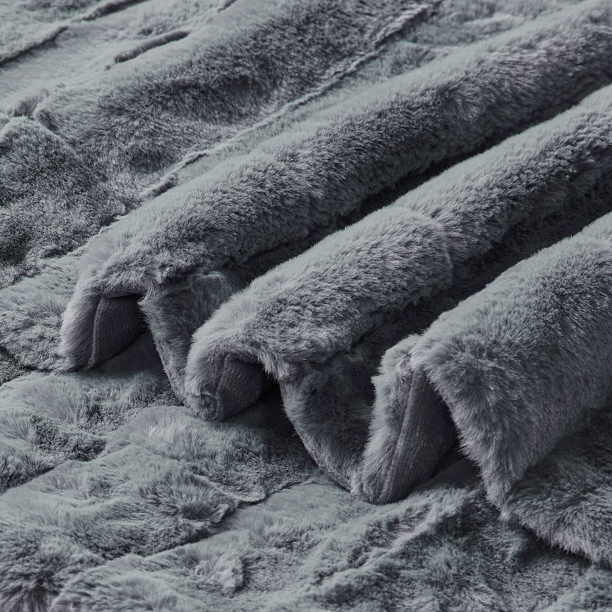 Home Soft Things Willow faux fur throw - 50x60