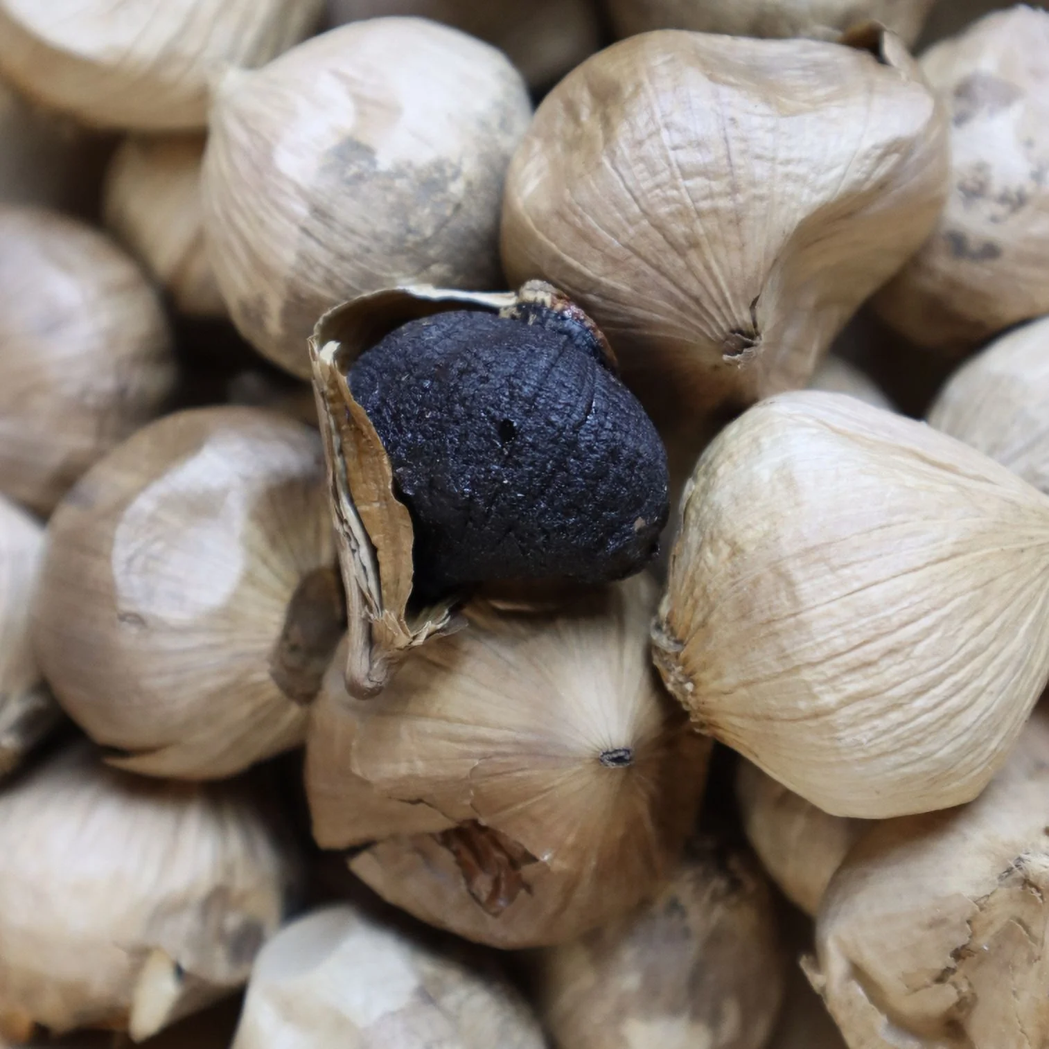 Royal Seafood USA Fermented garlic, Black Garlic, Ready to eat, Healthy snack, Whole black garlic, 200g, hand selected